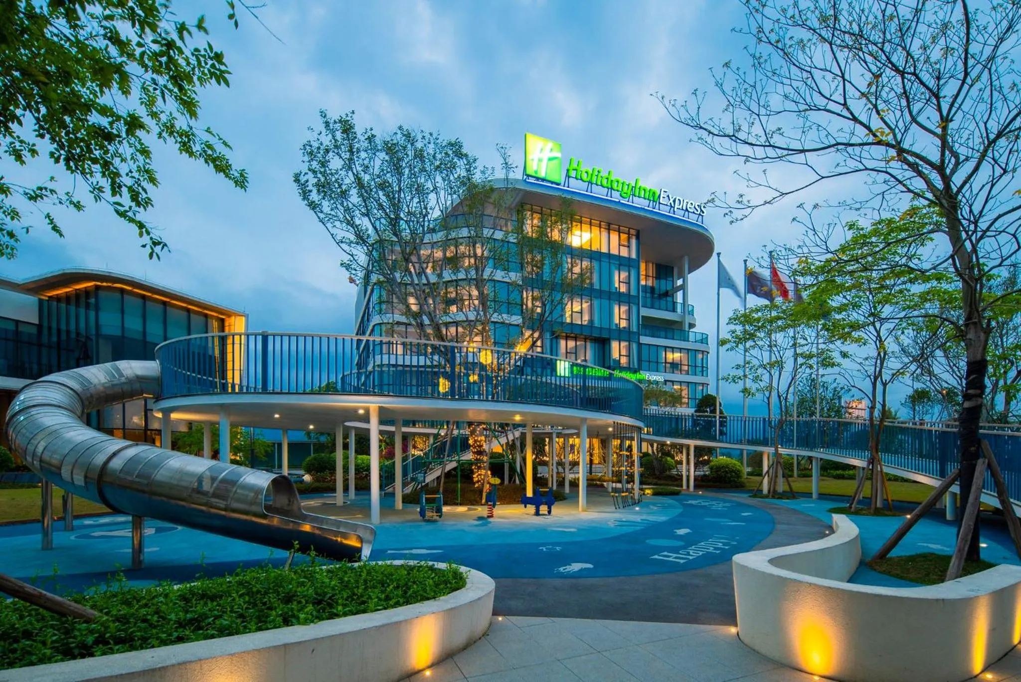 Area and facilities in Holiday Inn Express Jiangmen Yinhu Bay by IHG