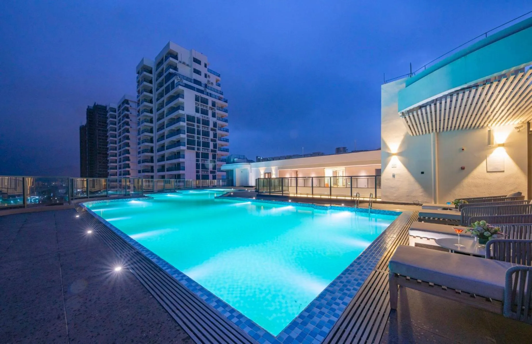 Swimming pool in Holiday Inn Express Jiangmen Yinhu Bay by IHG