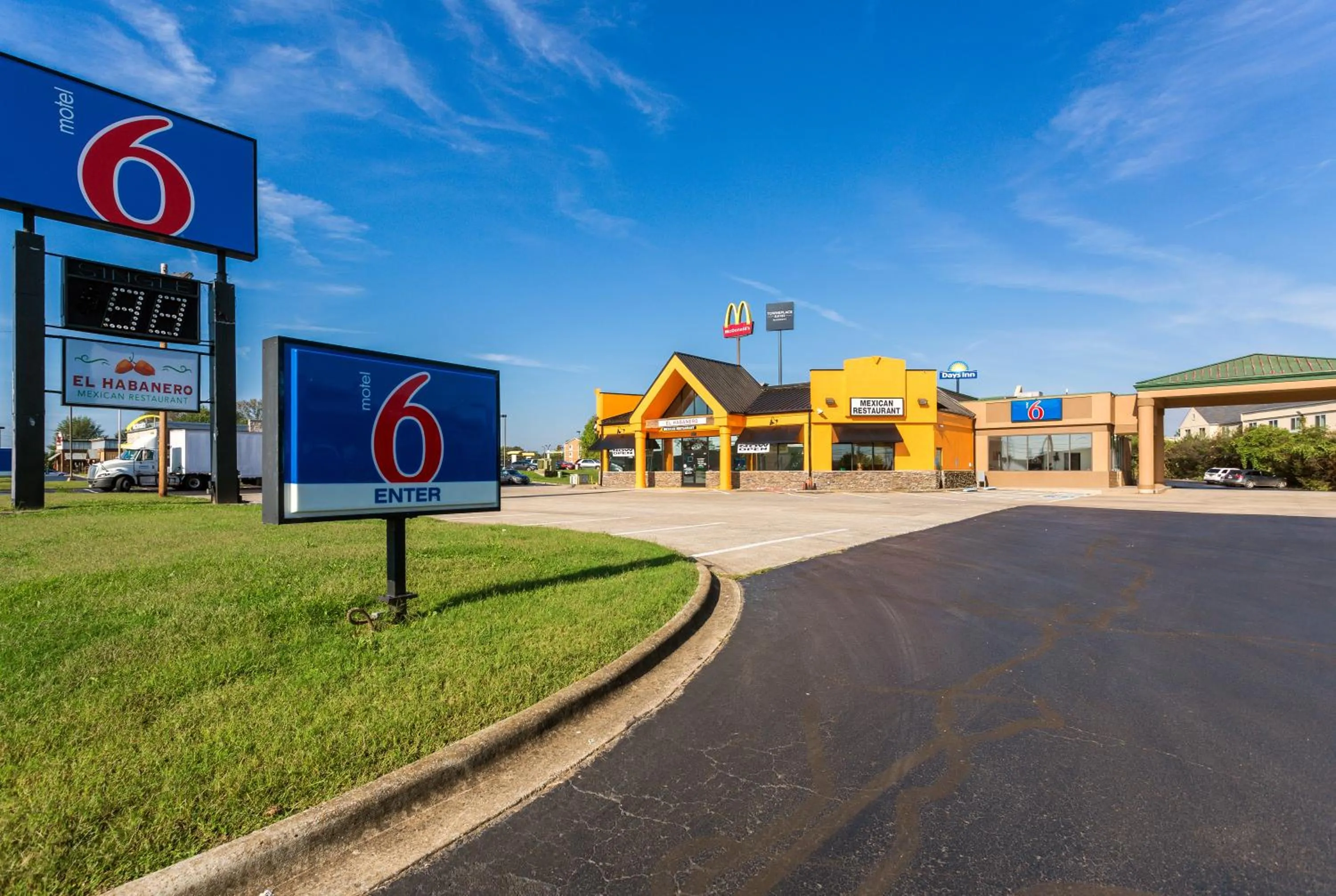 View (from property/room) in Motel 6-Clarksville, TN