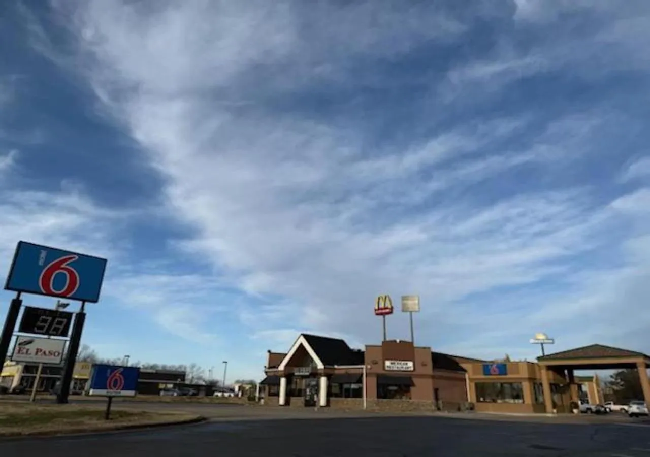 View (from property/room) in Motel 6-Clarksville, TN