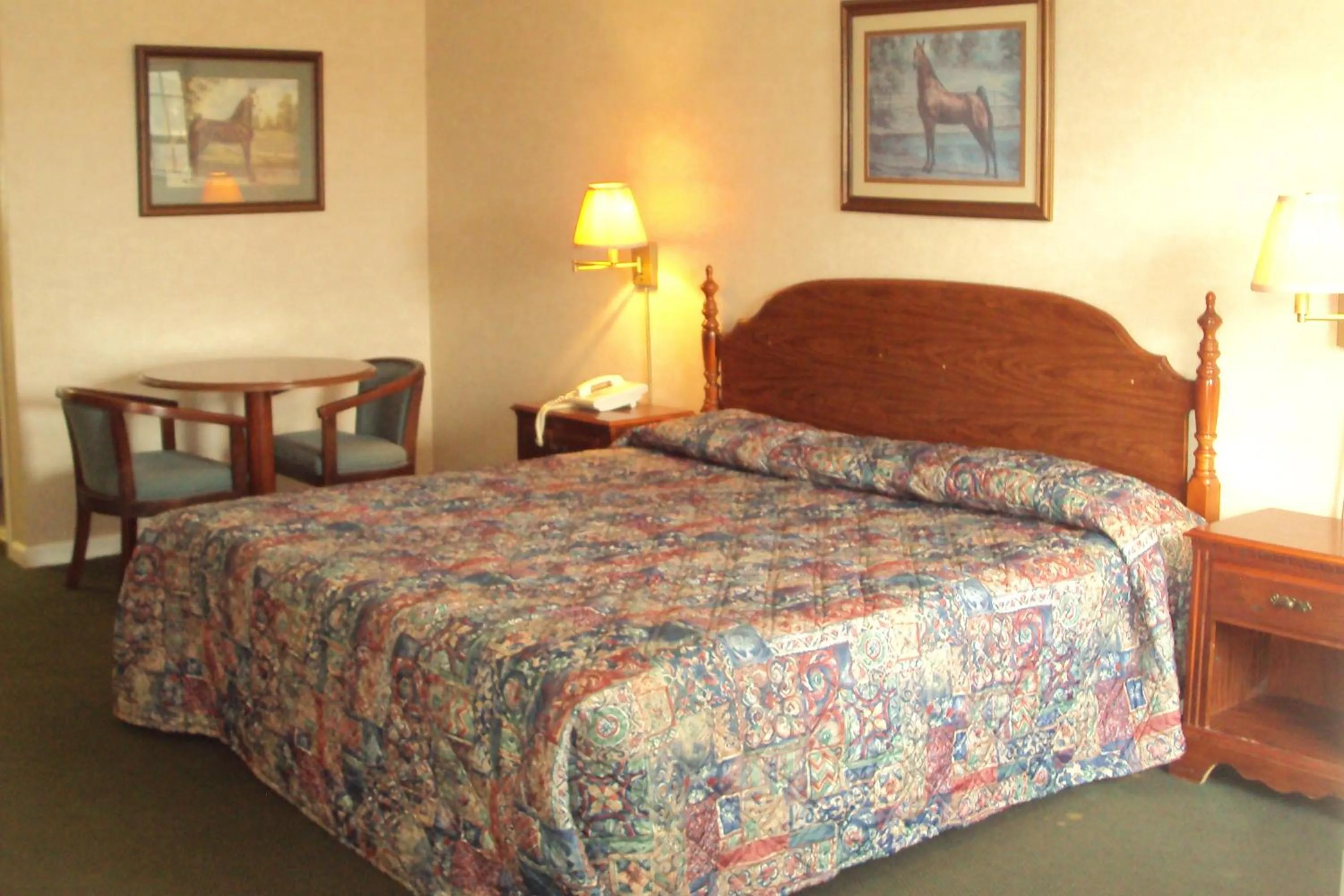 Bed in Executive Inn