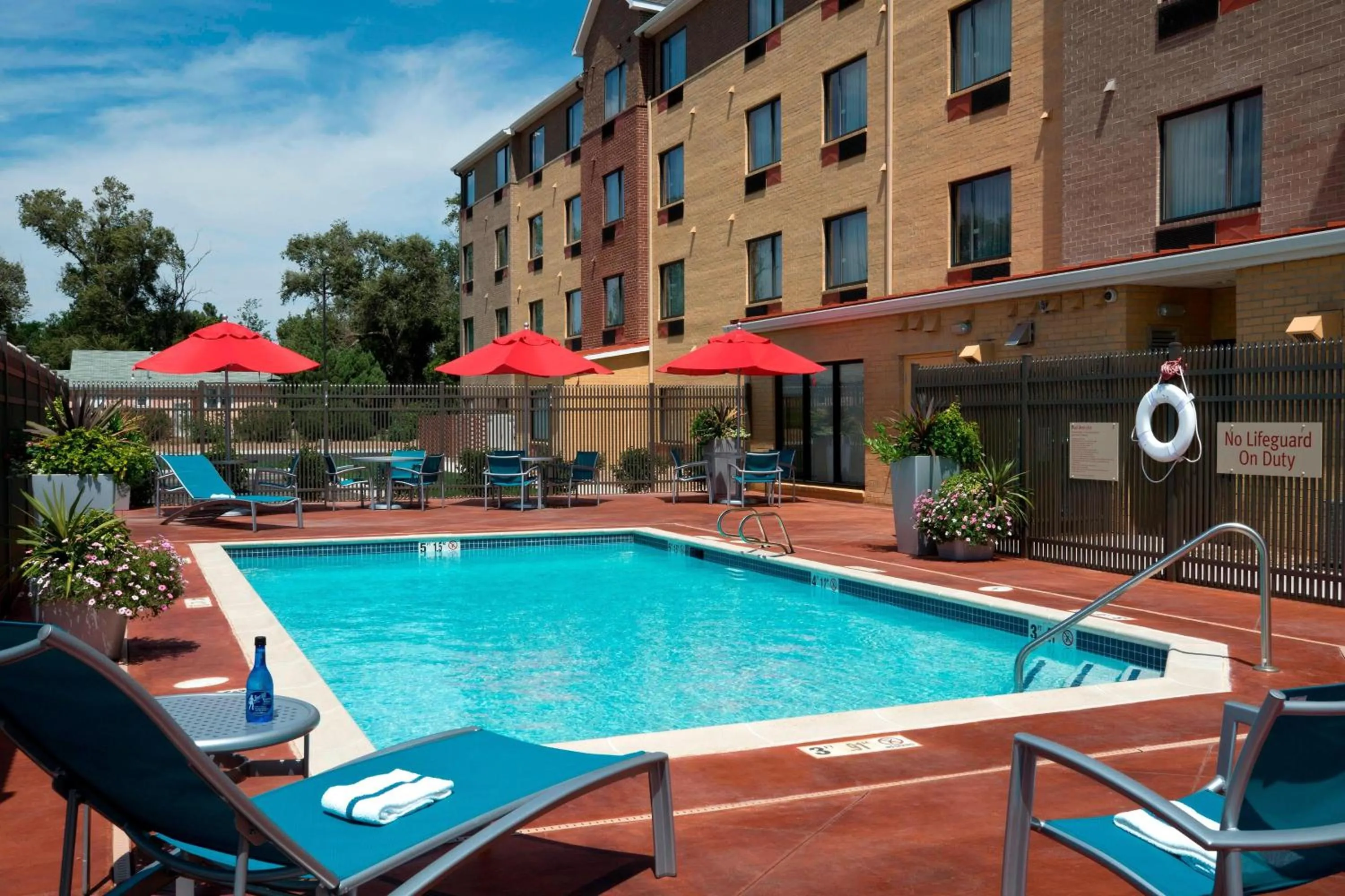 Swimming pool in TownePlace Suites by Marriott Garden City