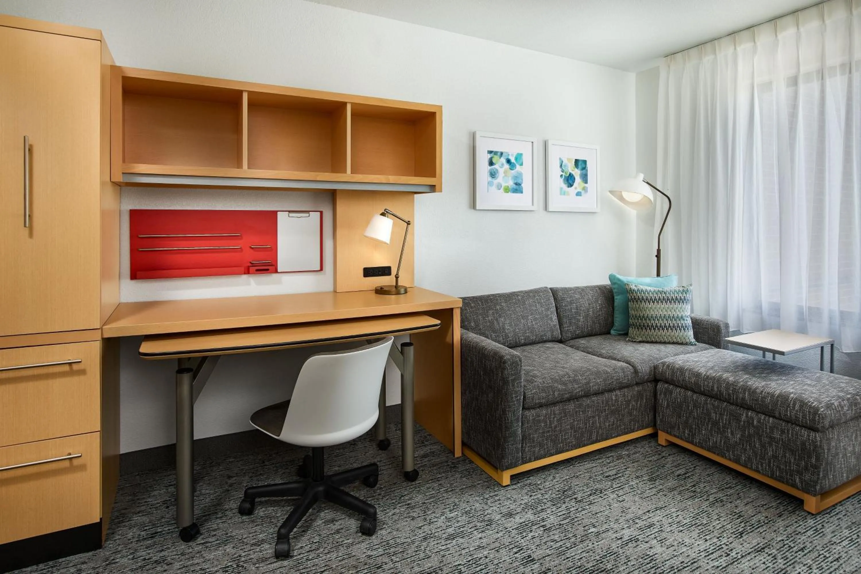 Photo of the whole room in TownePlace Suites by Marriott Garden City