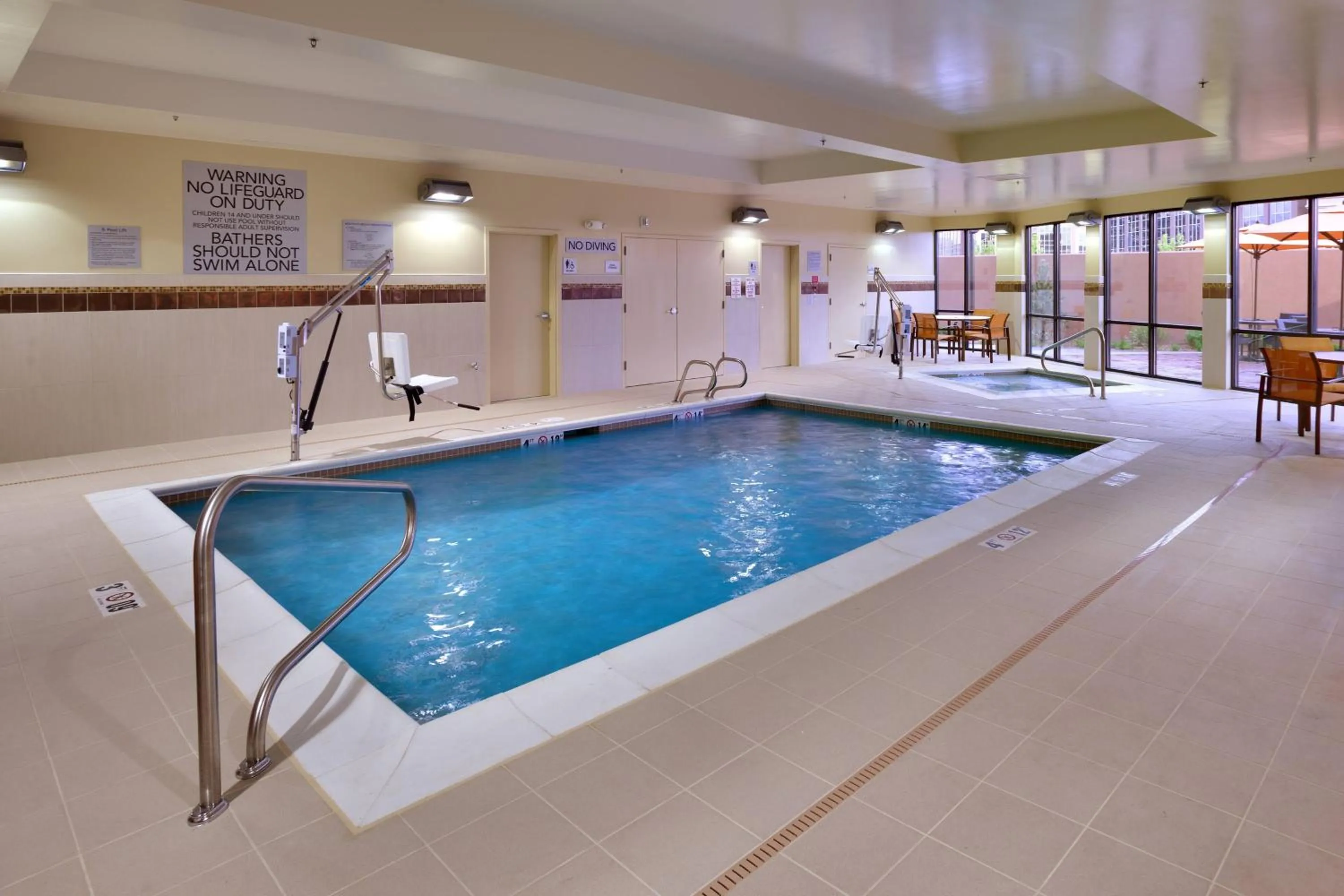 Swimming pool in Courtyard by Marriott Lehi at Thanksgiving Point