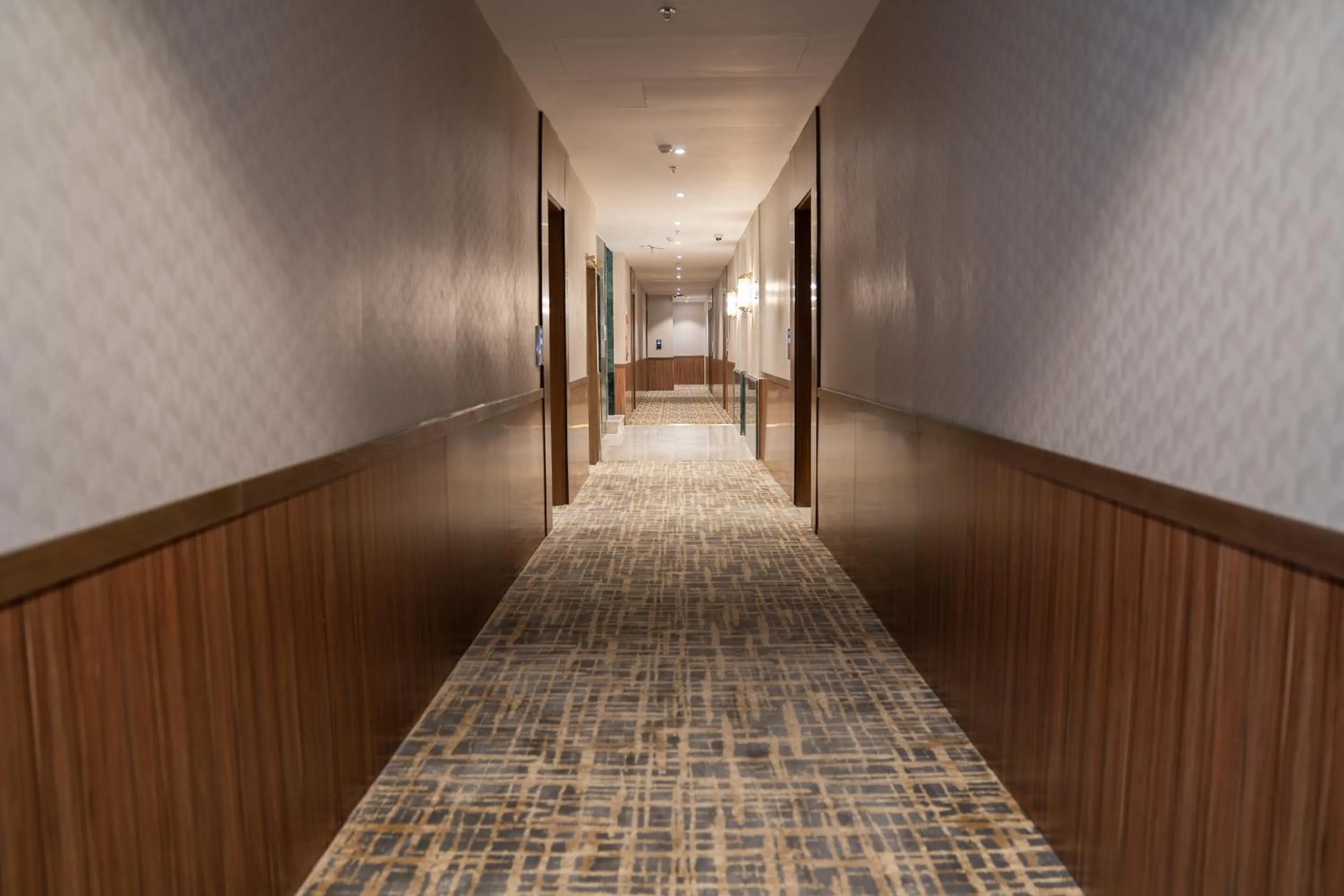 room service in Sarwat Park Hotel Jeddah - سروات بارك جده