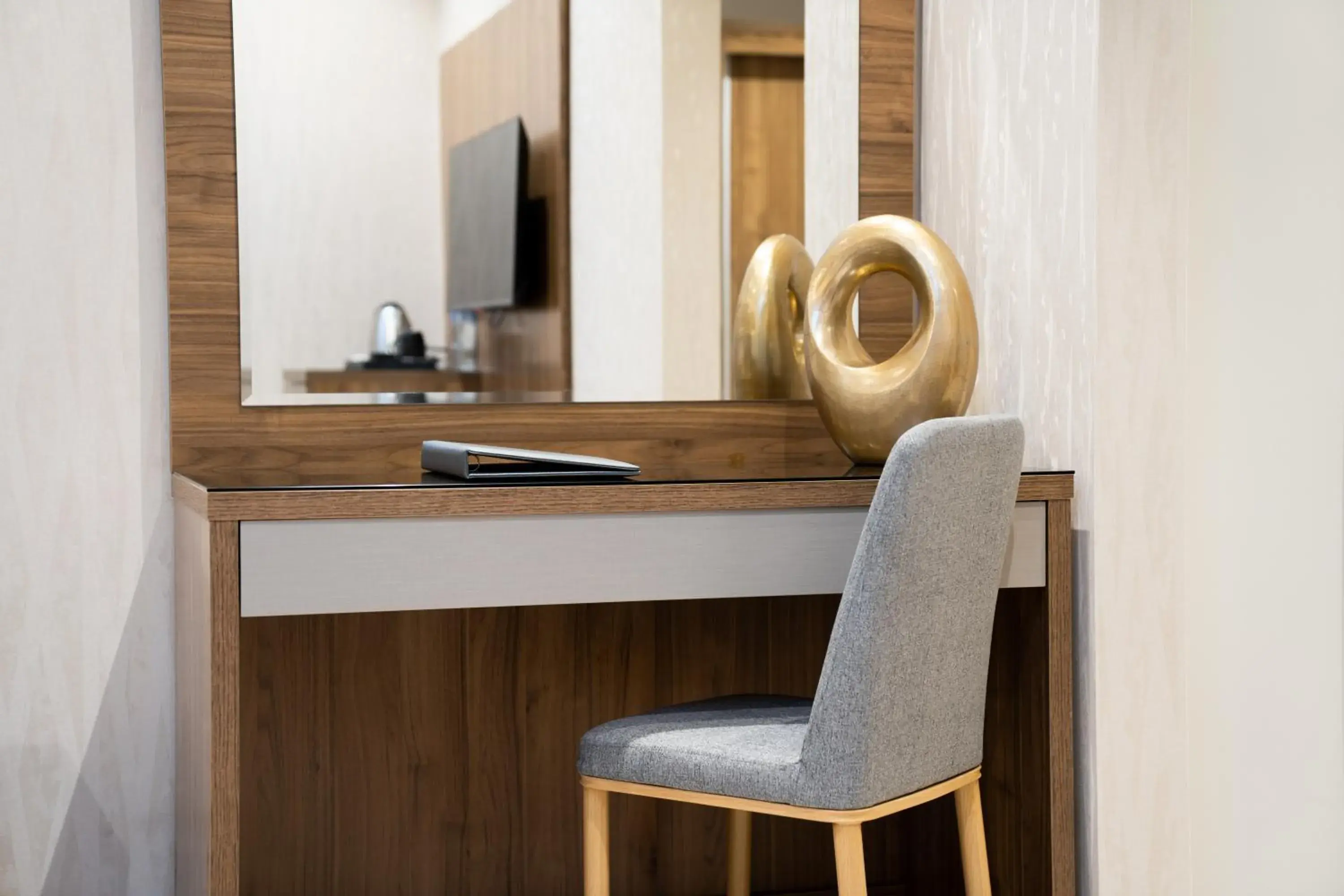 Standard King Room in Sarwat Park Hotel Jeddah - سروات بارك جده Standard King Room in Sarwat Park Hotel Jeddah - سروات بارك جده