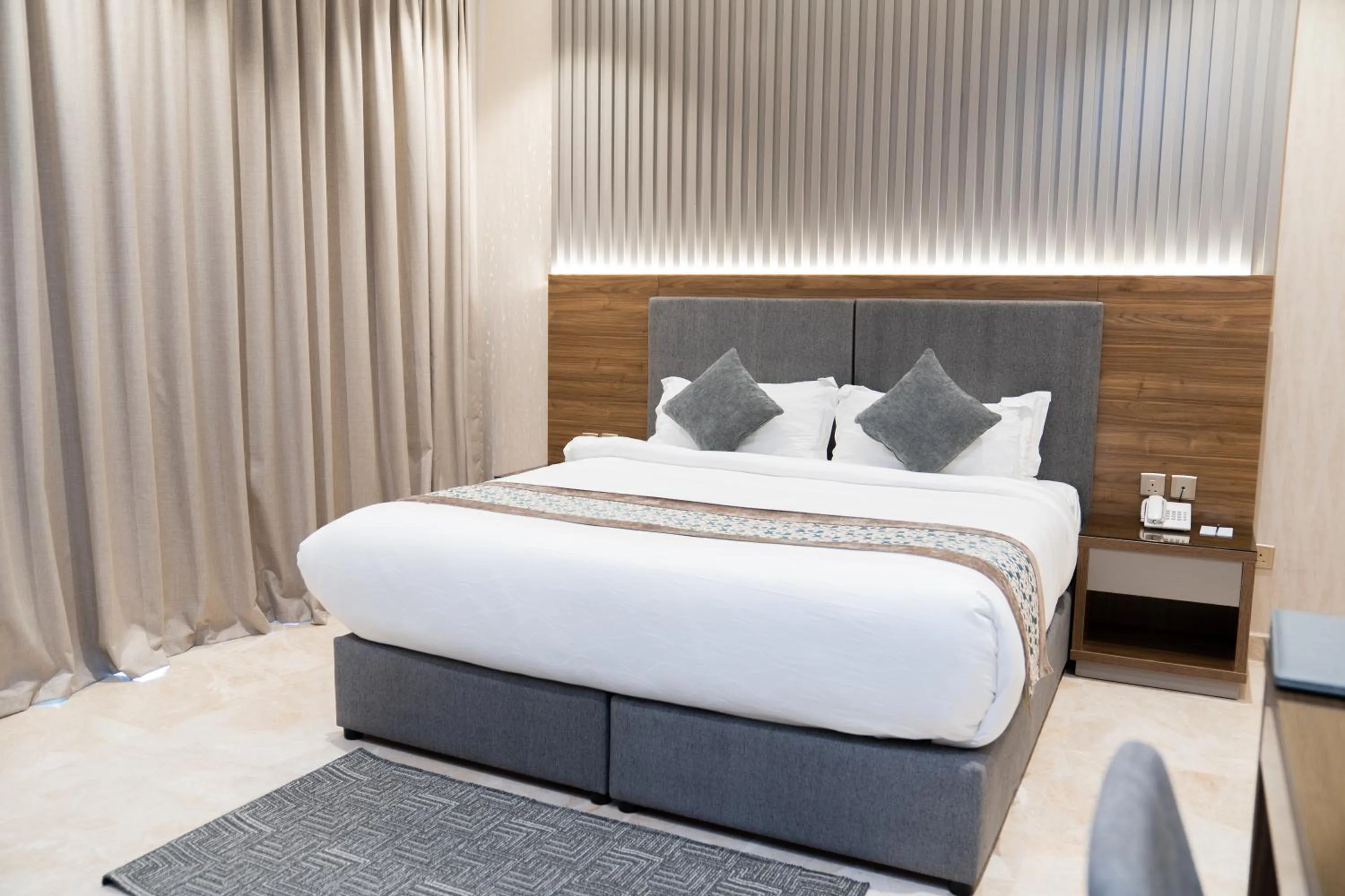 Bedroom, Bed in Sarwat Park Hotel Jeddah - سروات بارك جده