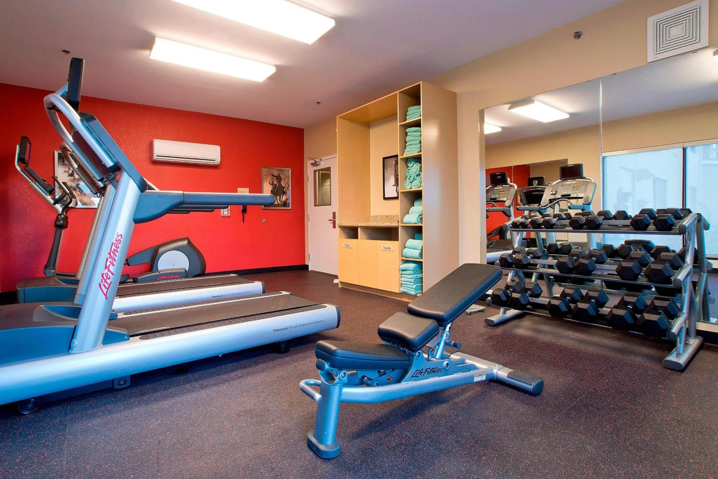 Fitness centre/facilities in TownePlace Suites by Marriott Dodge City