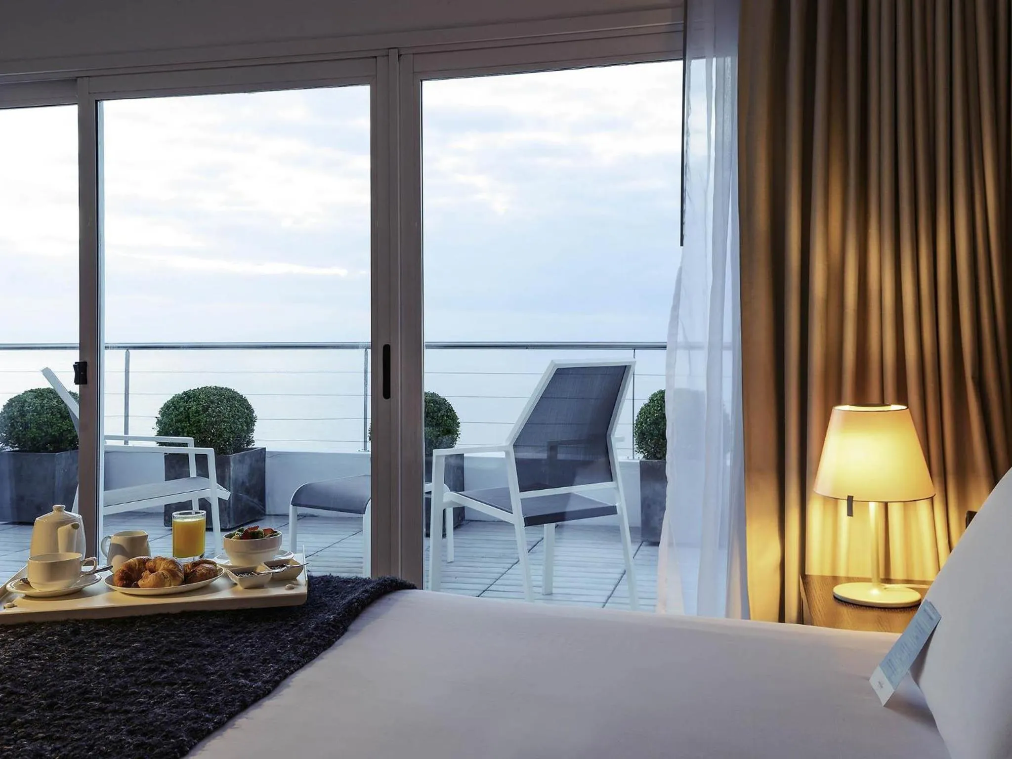 Bedroom, Bed in Mercure Montevideo Punta Carretas