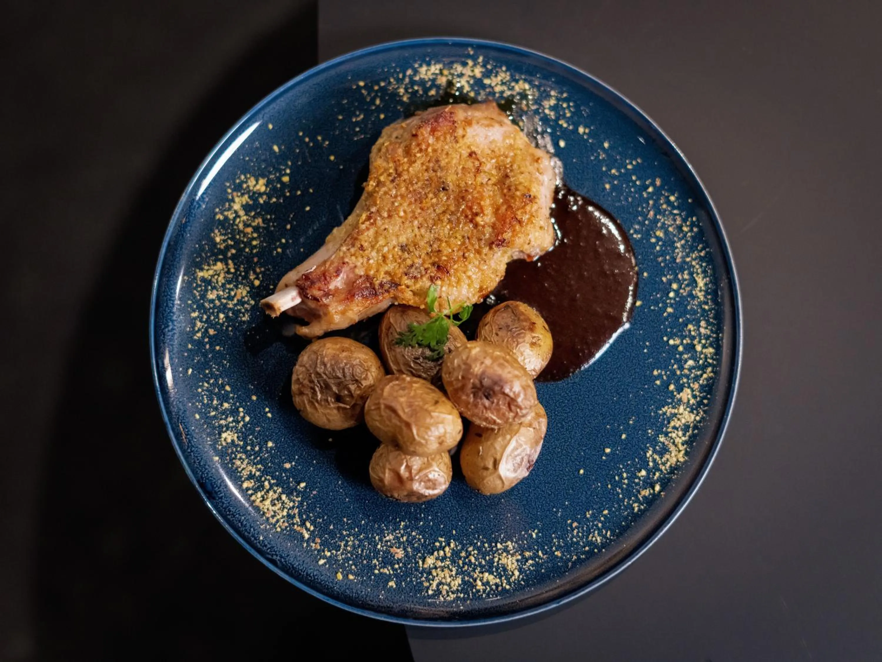 Restaurant/places to eat in The Ruck Hotel