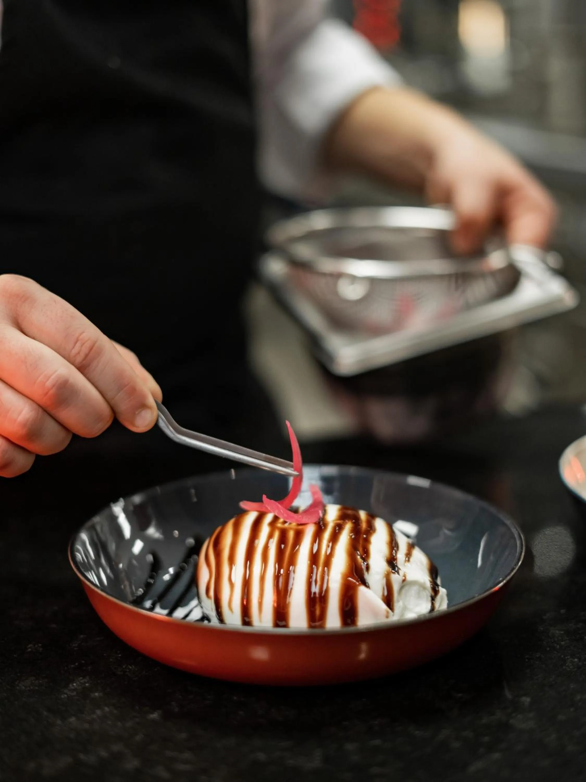 Restaurant/places to eat in The Ruck Hotel