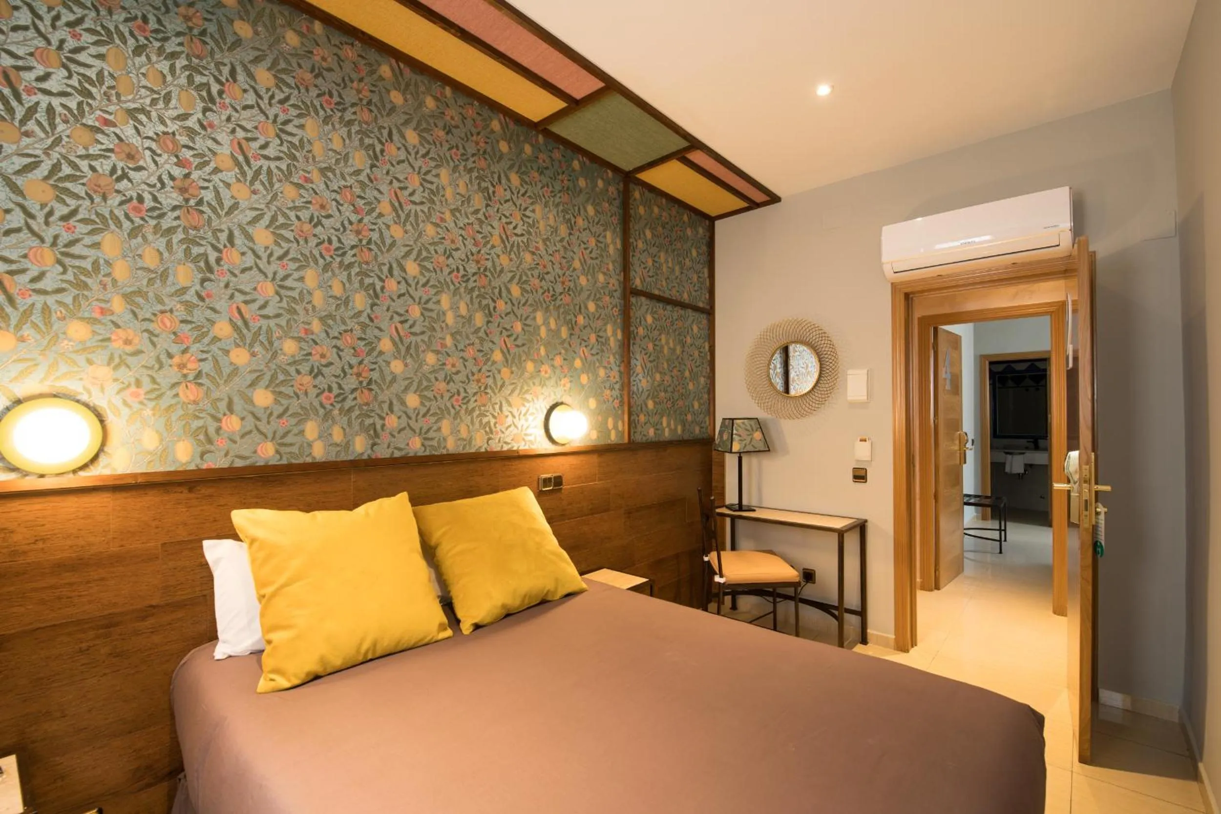 Bedroom, Bed in Hotel Sol