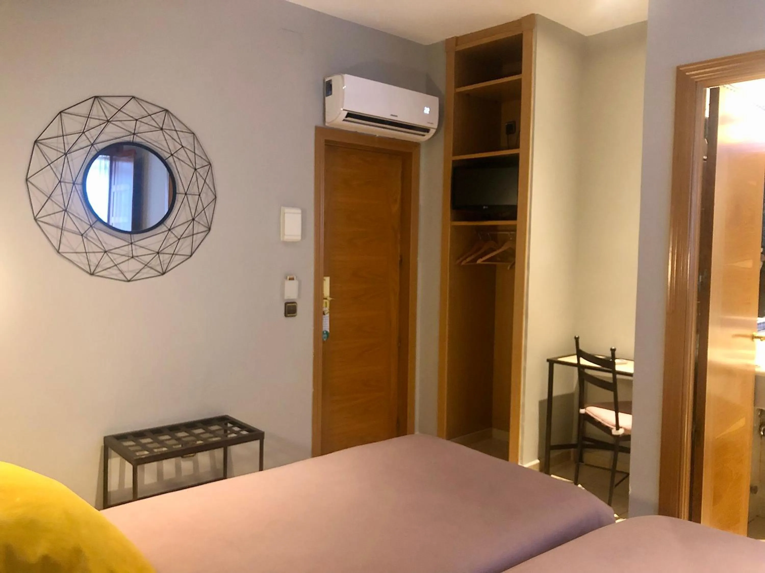 TV and multimedia, Bed in Hotel Sol