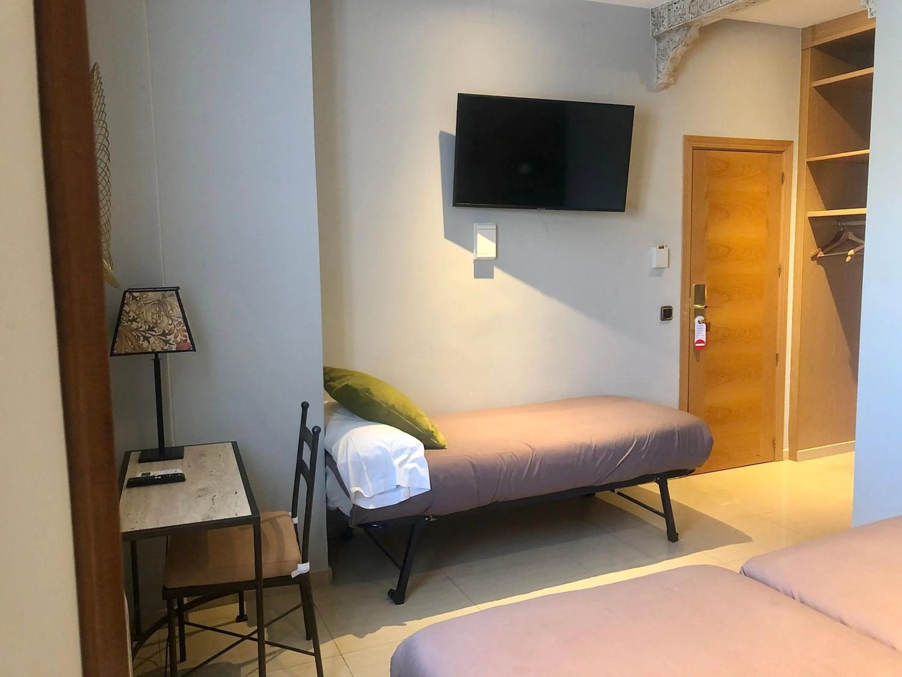 TV and multimedia, Bed in Hotel Sol