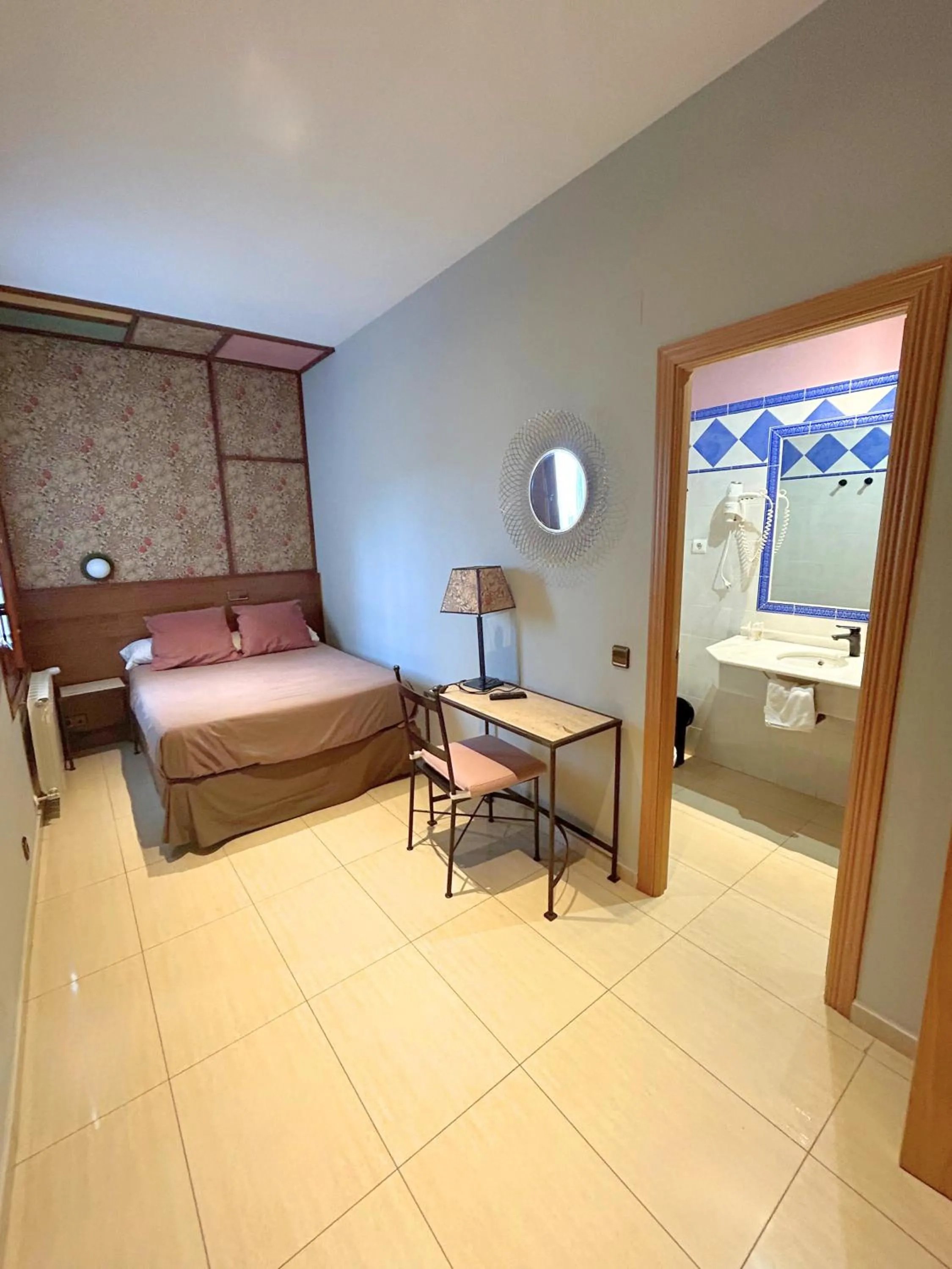 Bedroom, Bed in Hotel Sol