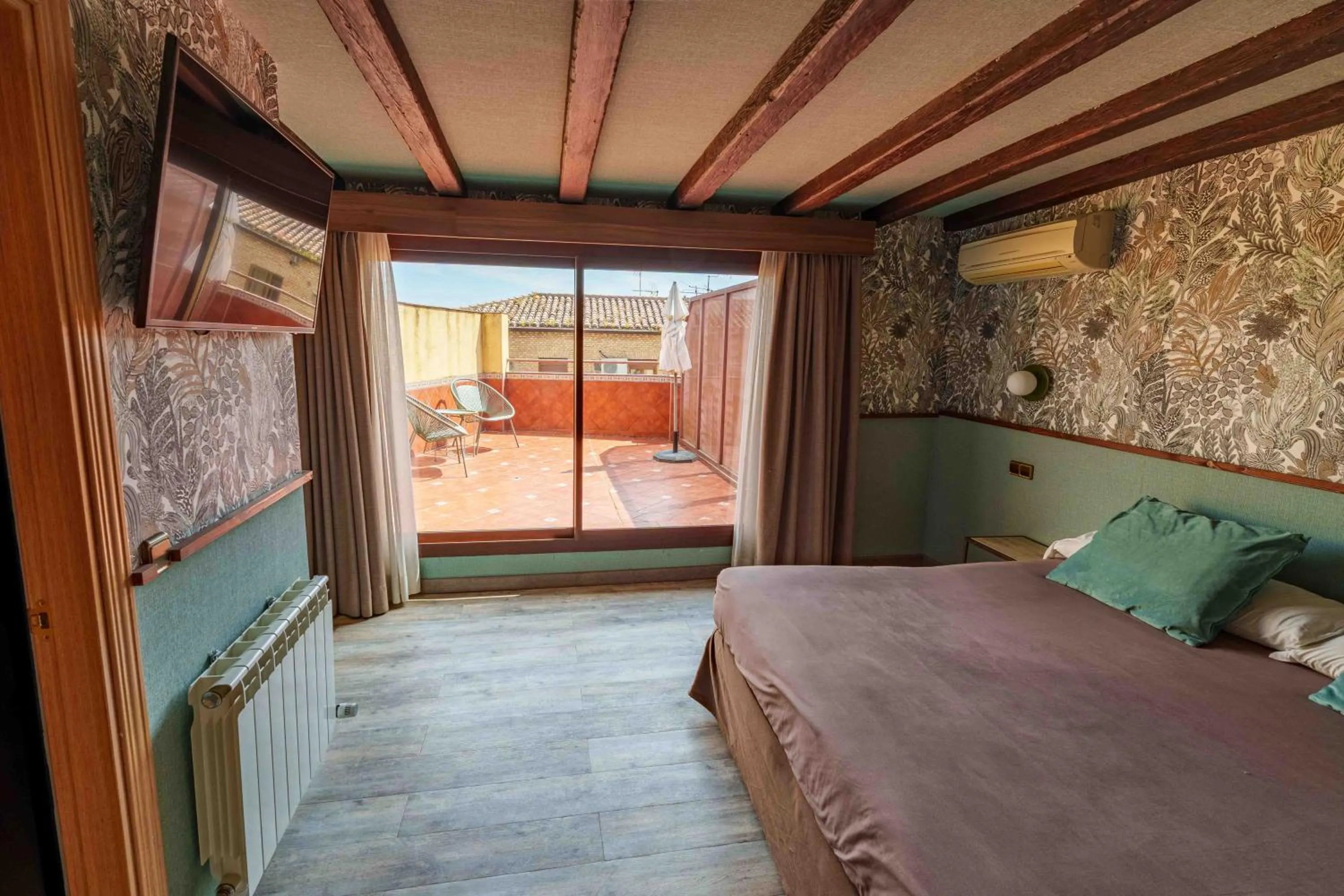 Photo of the whole room, Bed in Hotel Sol