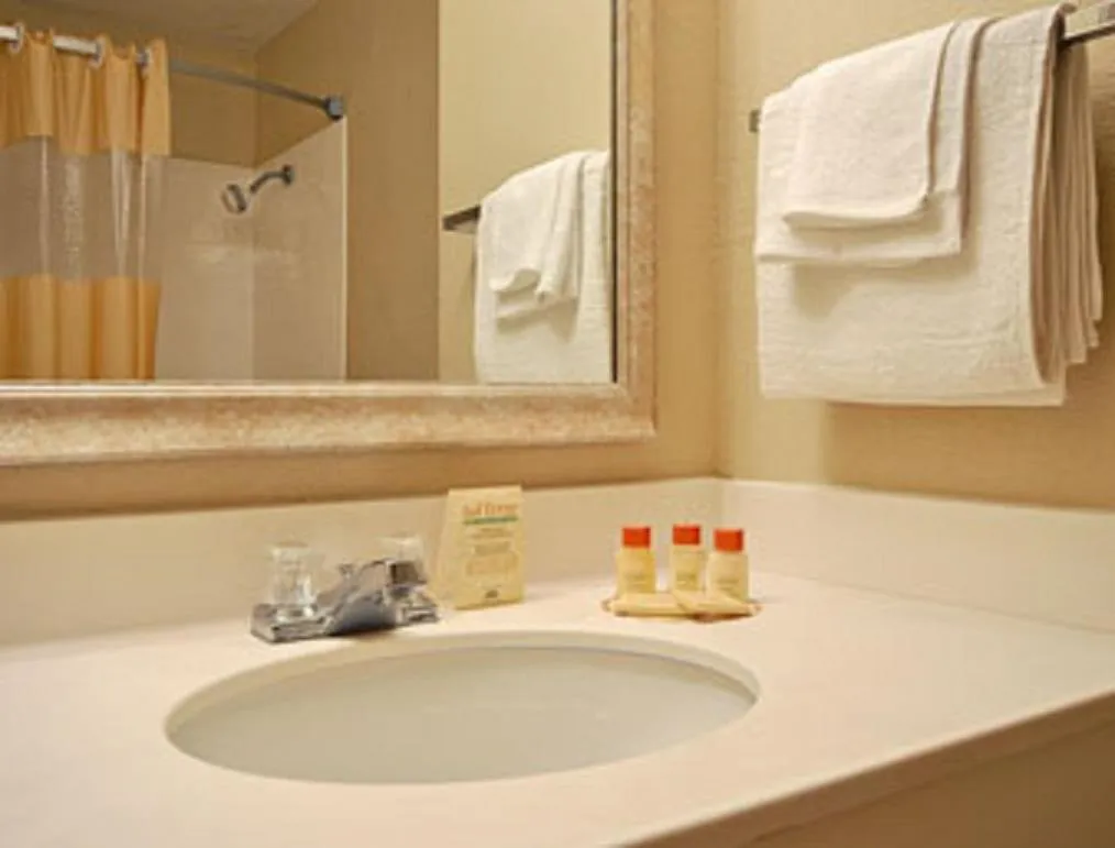 Bathroom in Best Budget Inn Tell City