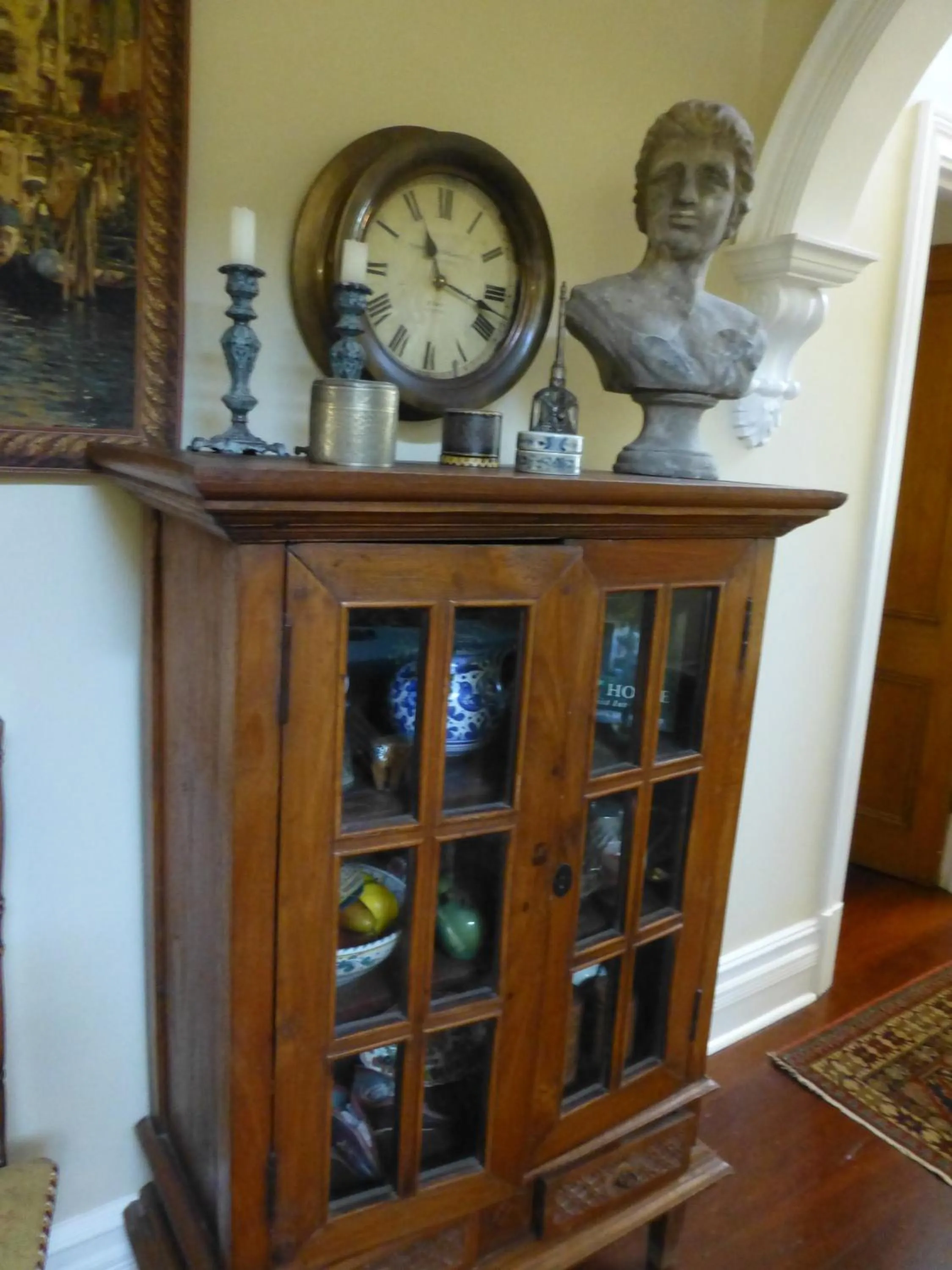 Decorative detail in Lakeside Bed & Breakfast