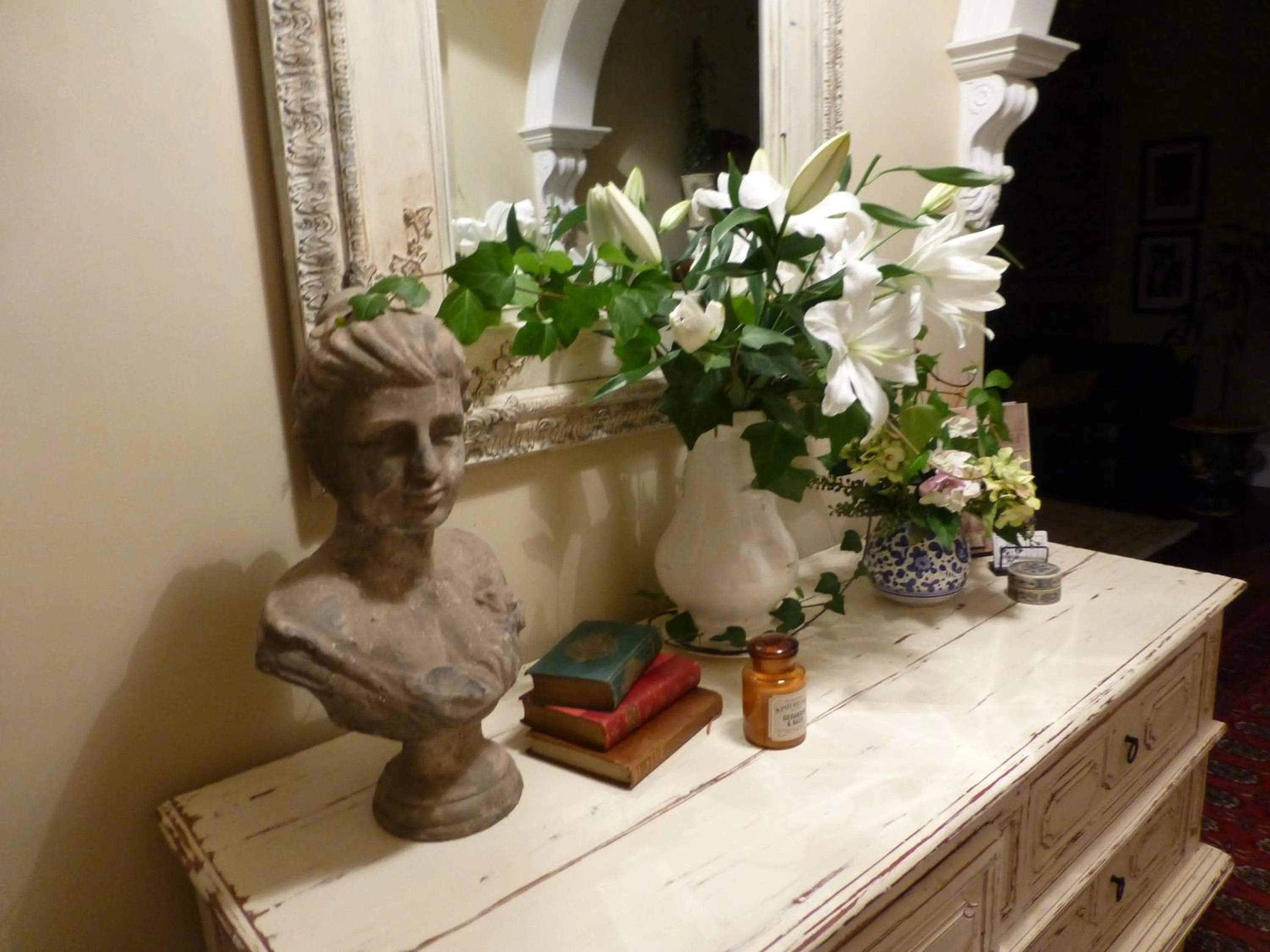 Decorative detail in Lakeside Bed & Breakfast