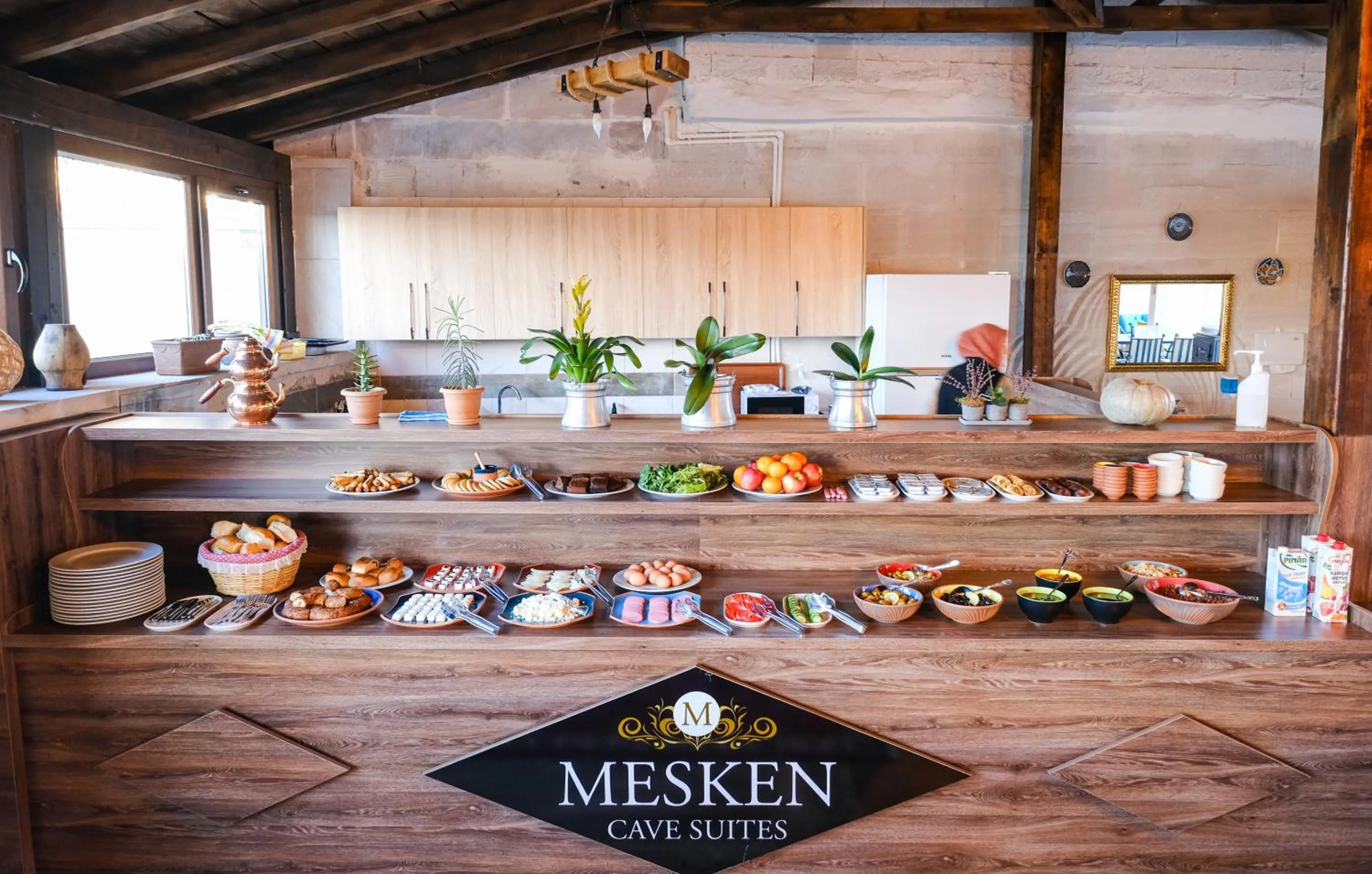 Food and drinks in Mesken Cave Suites