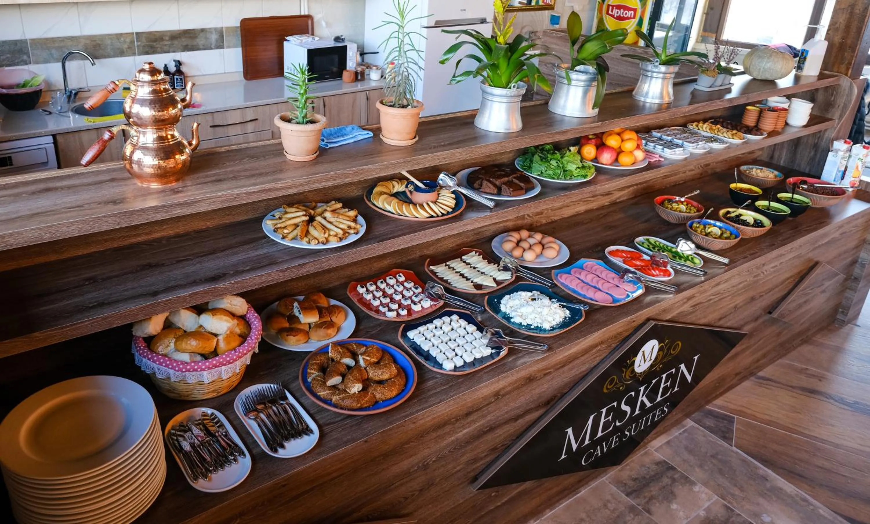 Food and drinks in Mesken Cave Suites