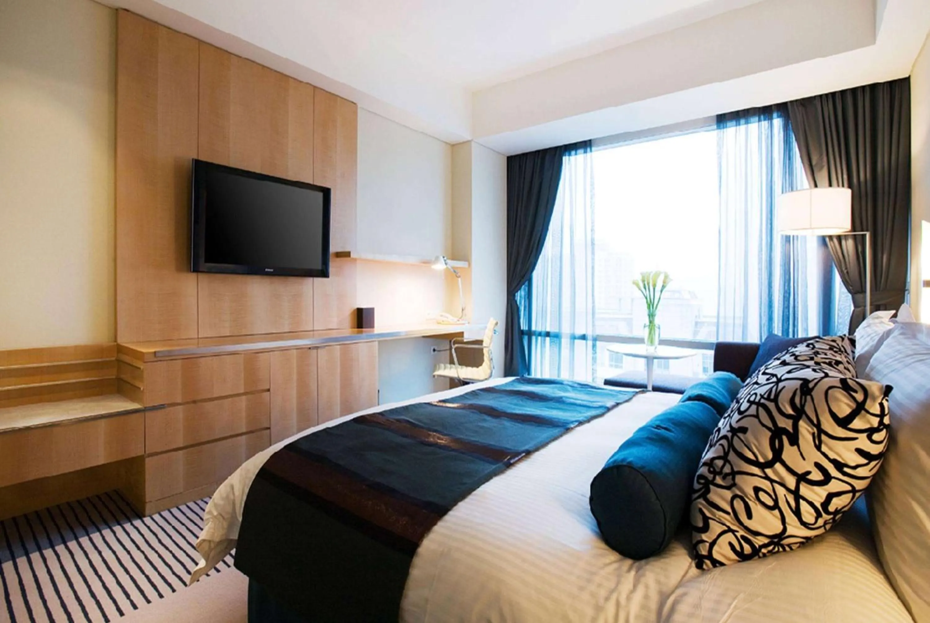 Photo of the whole room, Bed in Ramada Plaza by Wyndham Suwon