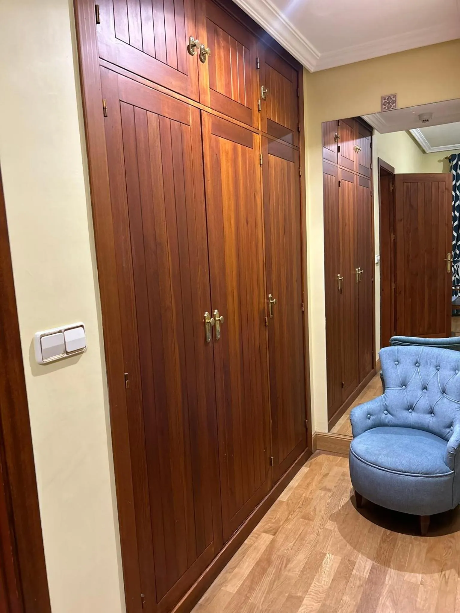 wardrobe in Hotel Casona de la Reyna