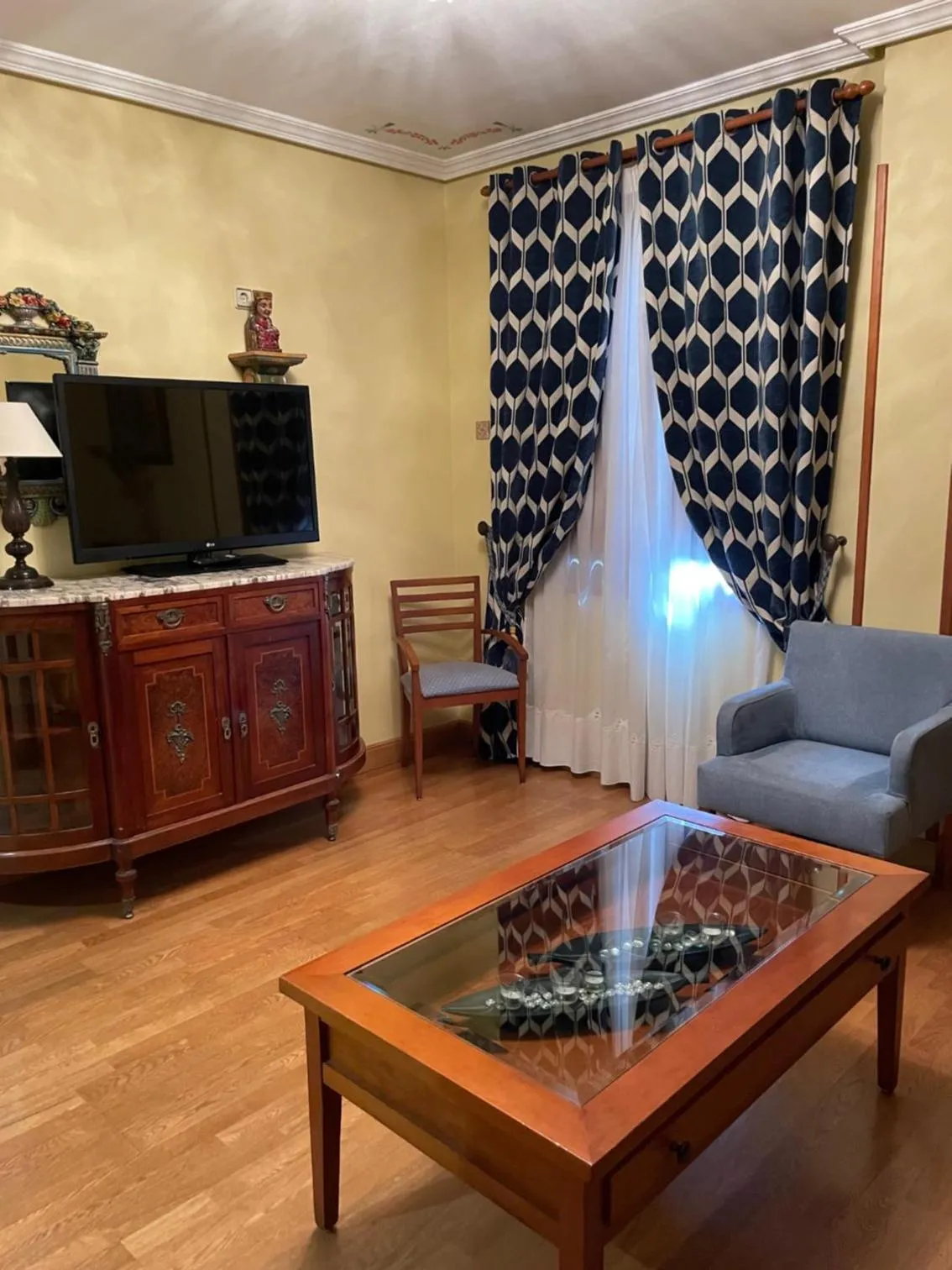 TV and multimedia in Hotel Casona de la Reyna