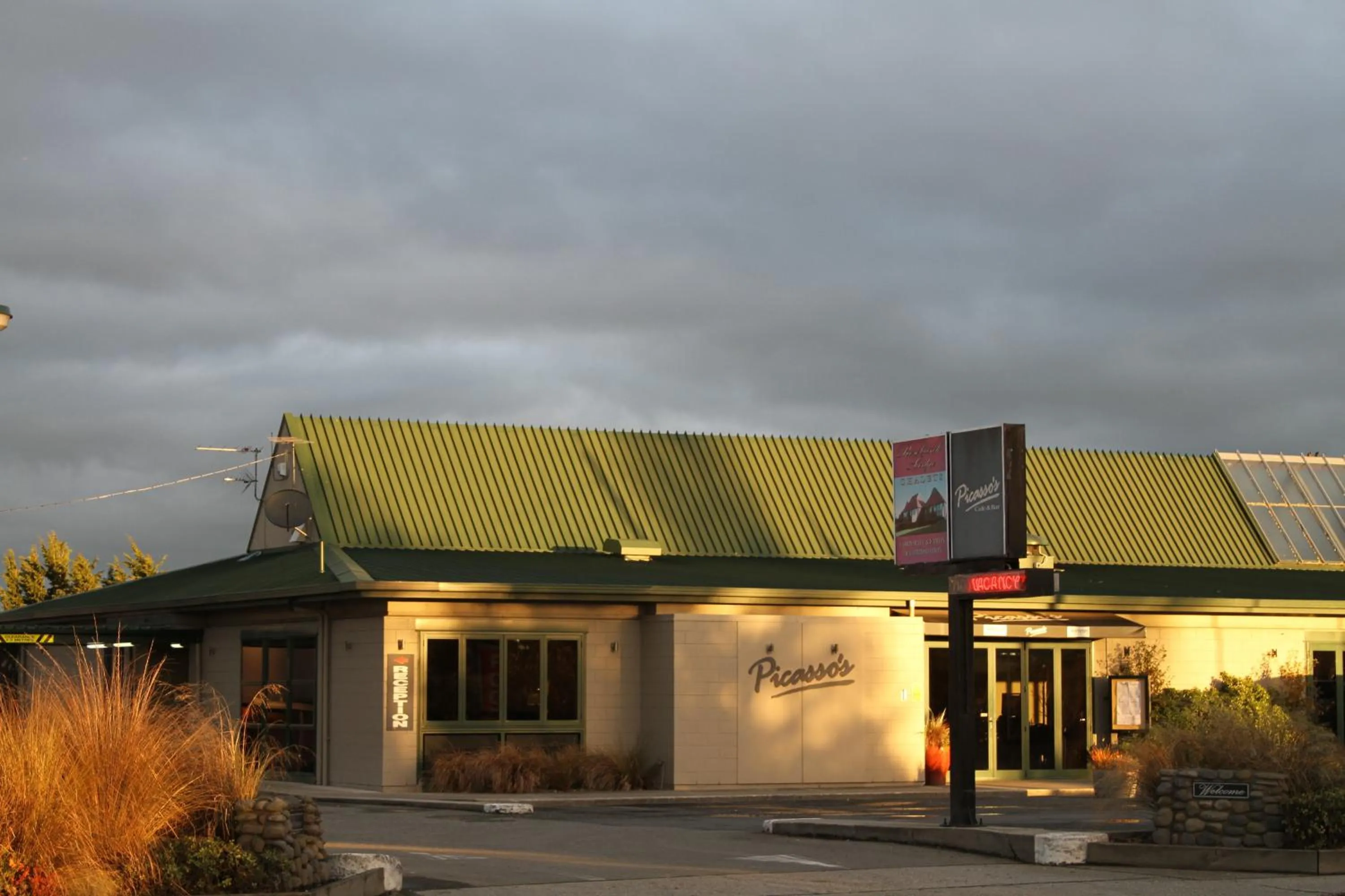 Facade/entrance in Rosebank Lodge