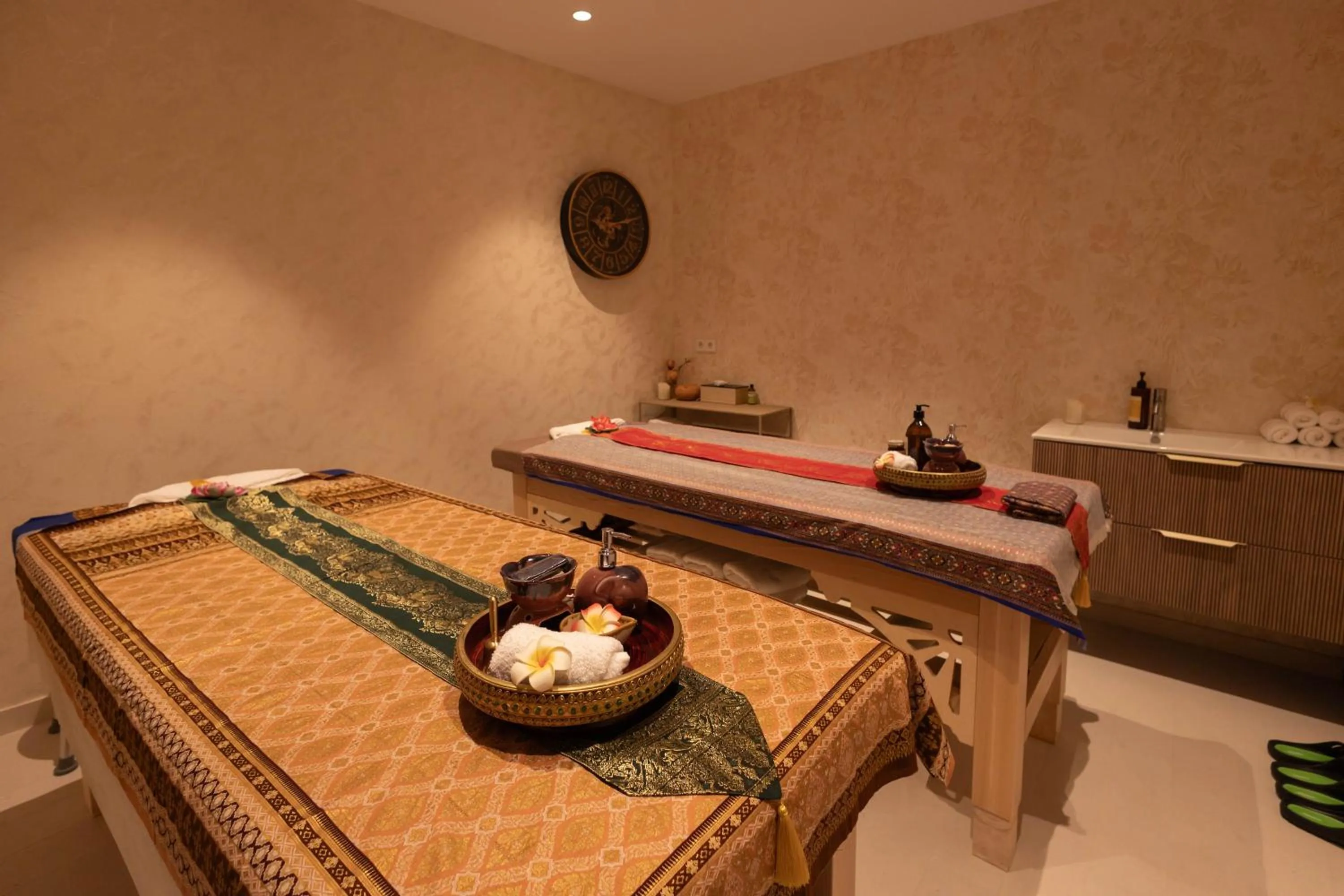 Massage in Hotel Neptuno Playa & Spa