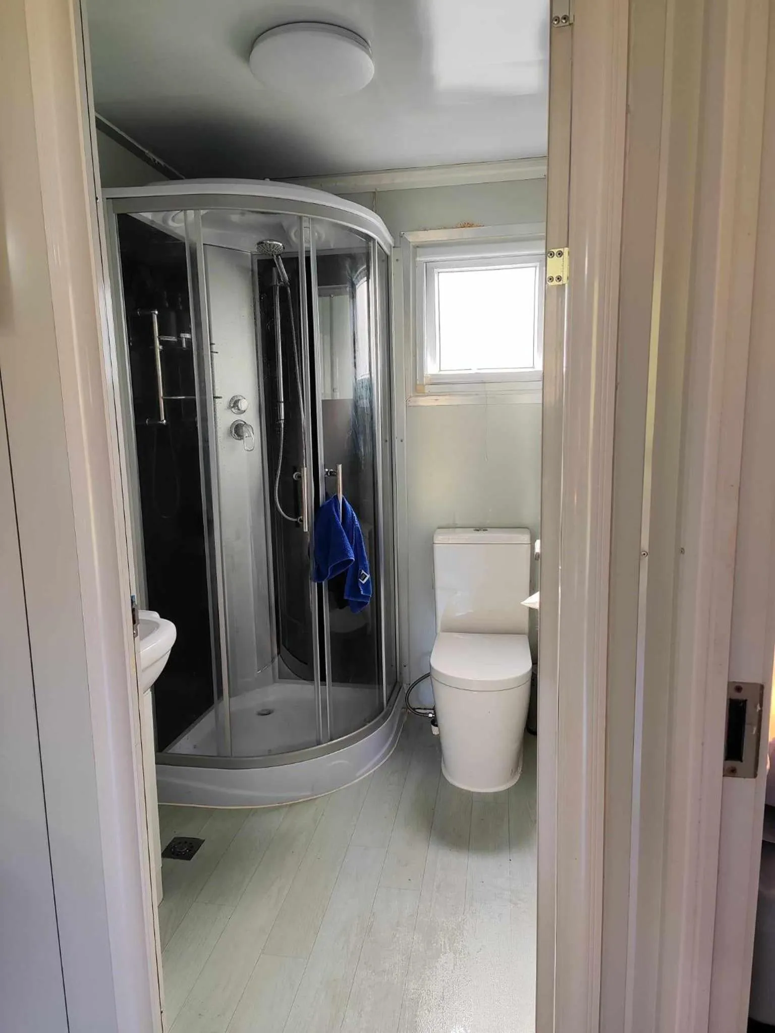 Bathroom in Zeehan Bush Camp