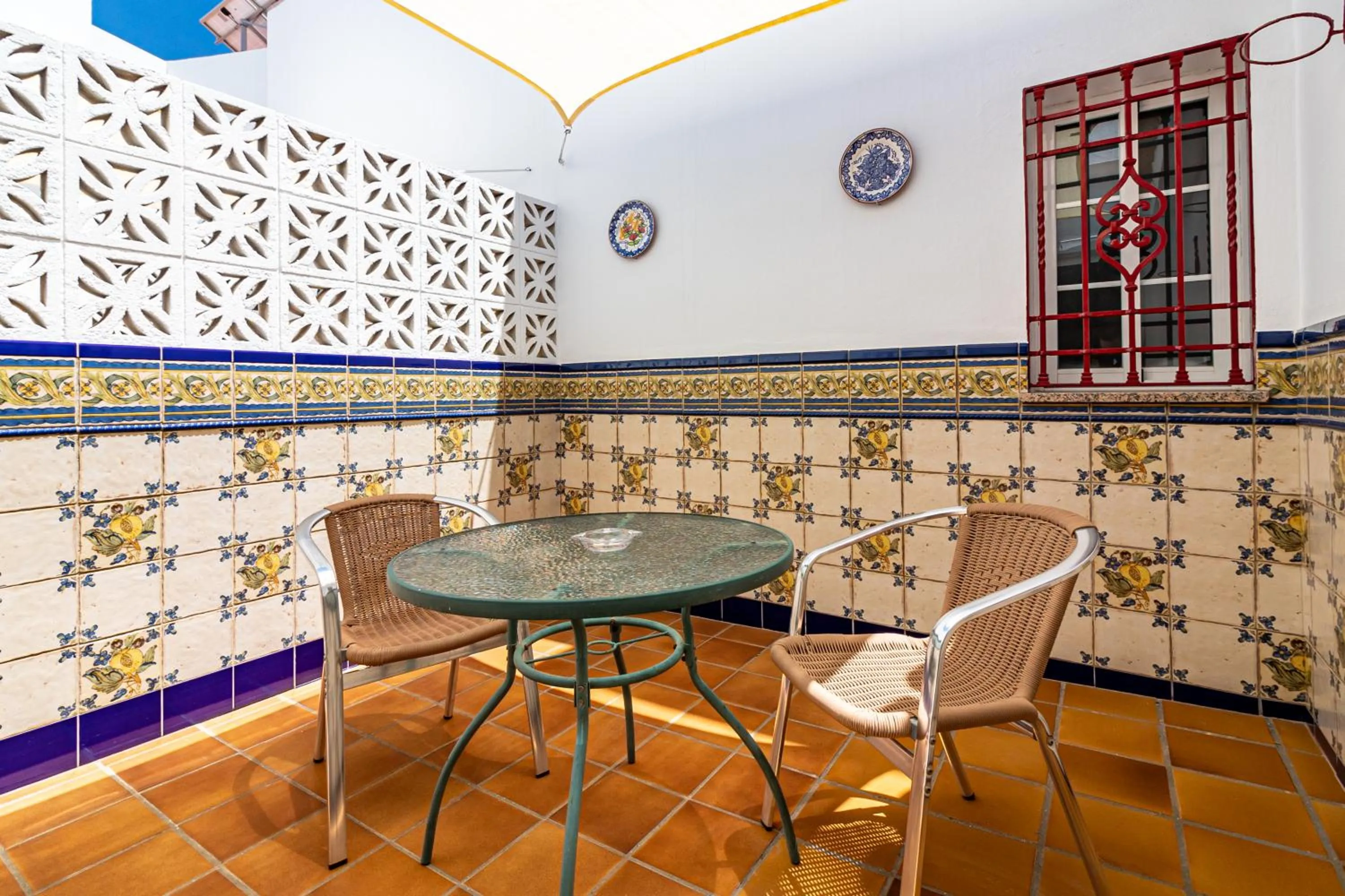 Seating area in Hotel Avenida Tropical by Bossh! Hotels