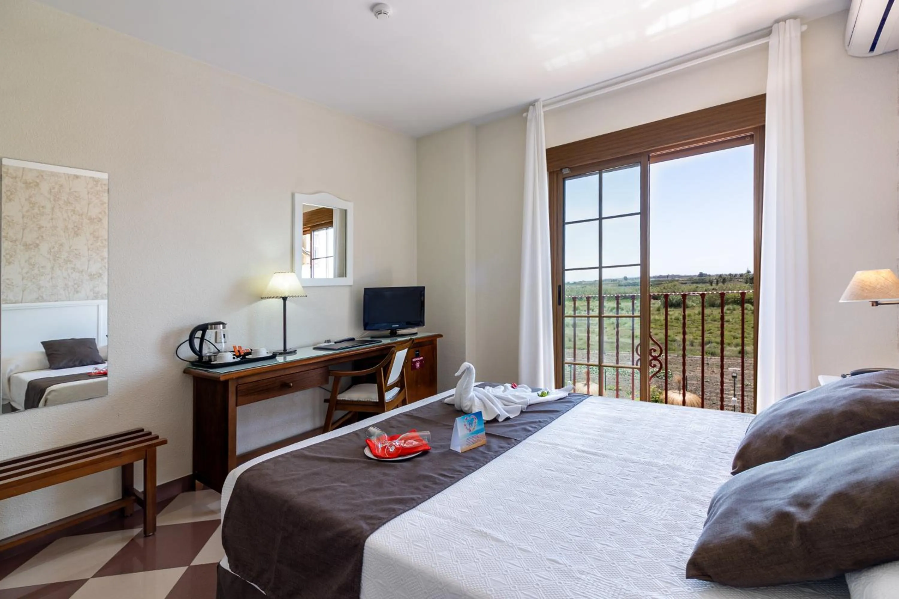 Photo of the whole room, Bed in Hotel Avenida Tropical by Bossh! Hotels