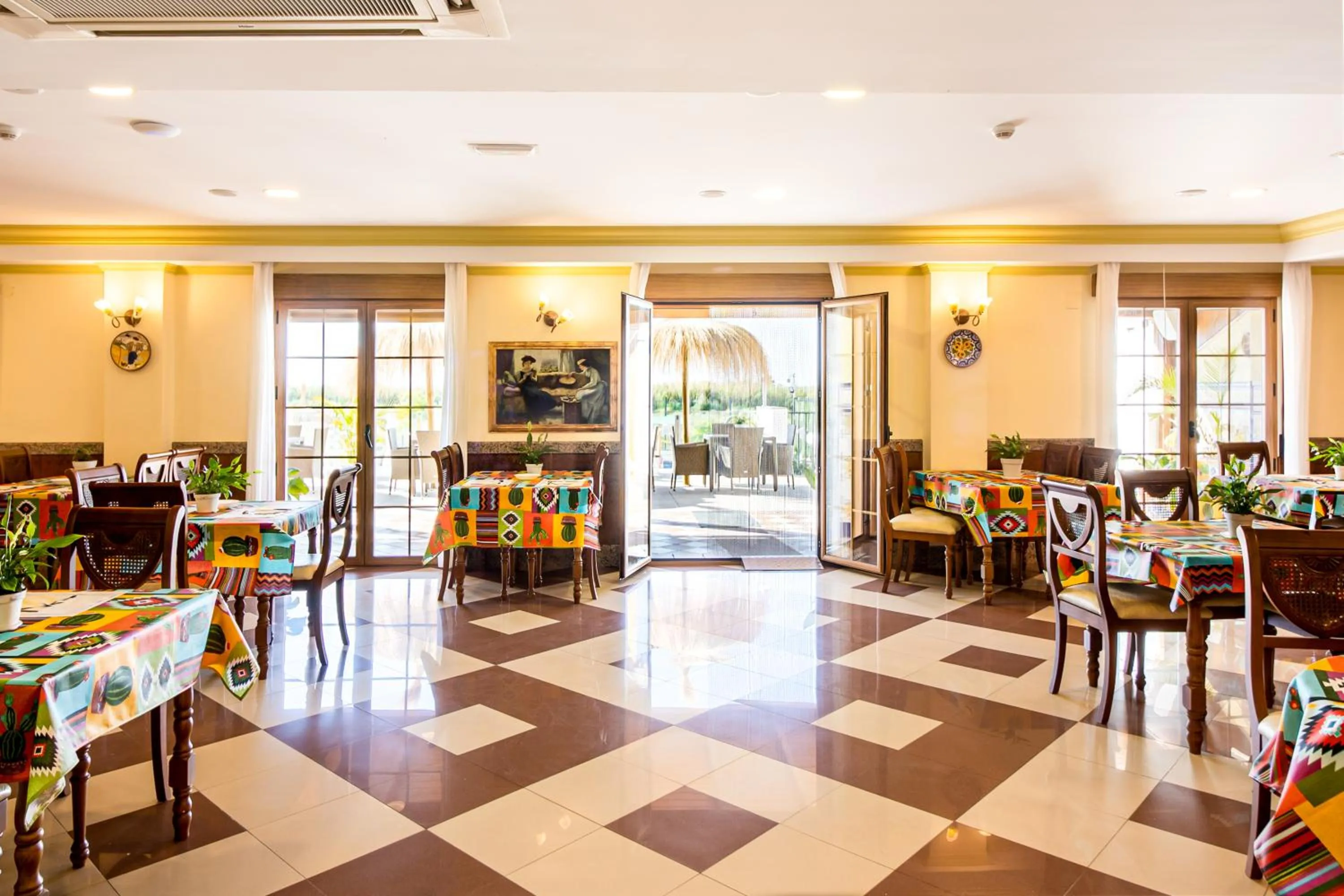 Restaurant/places to eat in Hotel Avenida Tropical by Bossh! Hotels