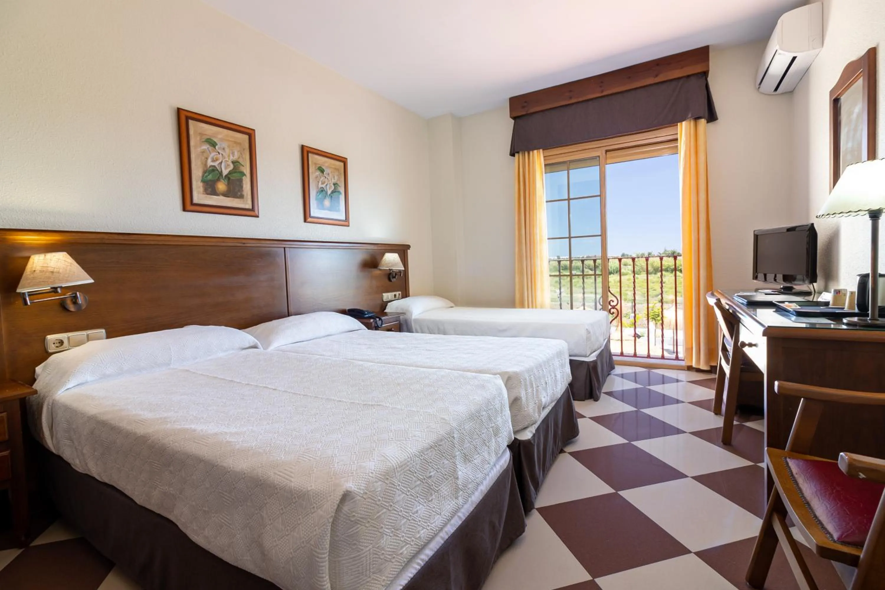 Photo of the whole room, Bed in Hotel Avenida Tropical by Bossh! Hotels