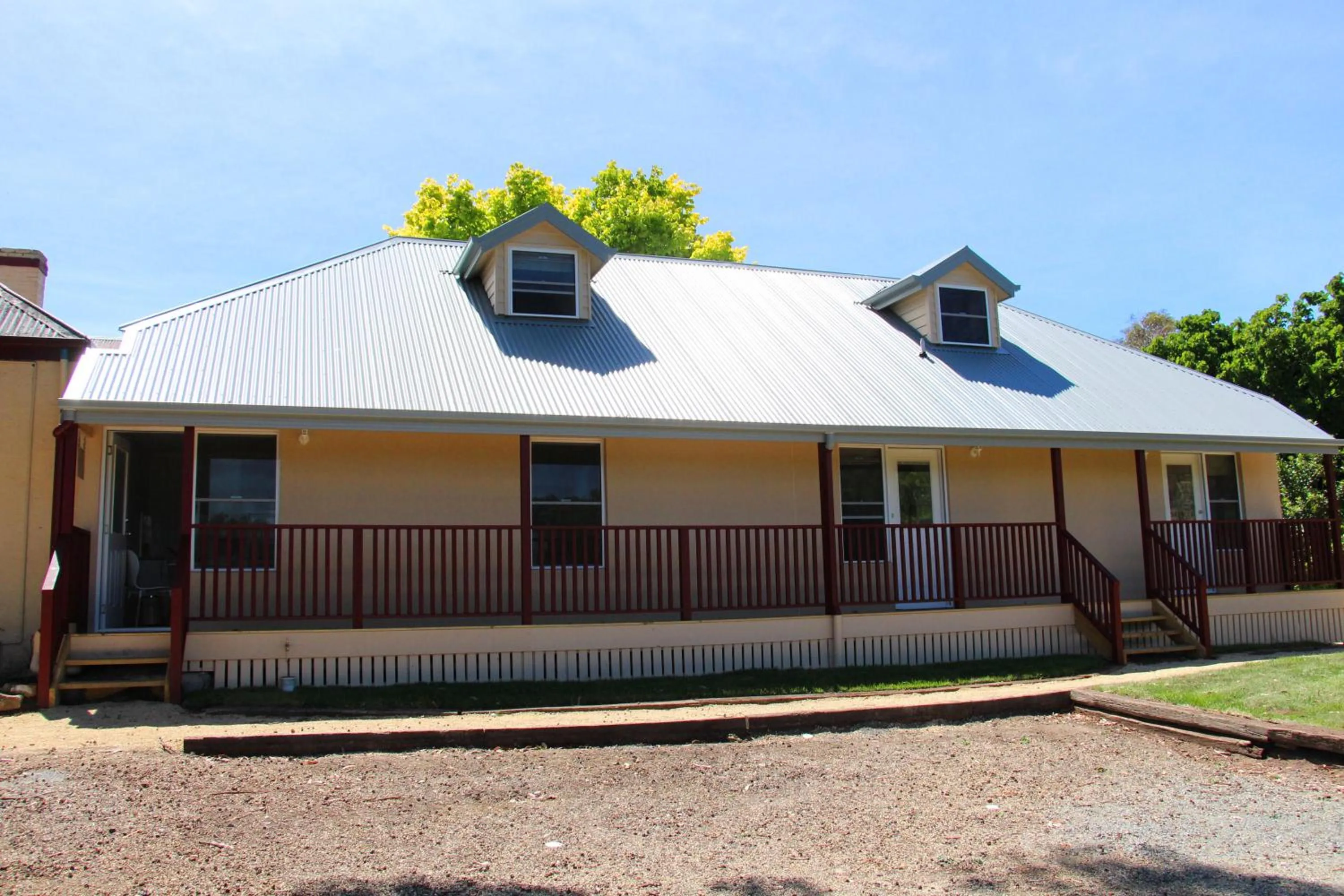 Property building in Richmond Coachmans Rest