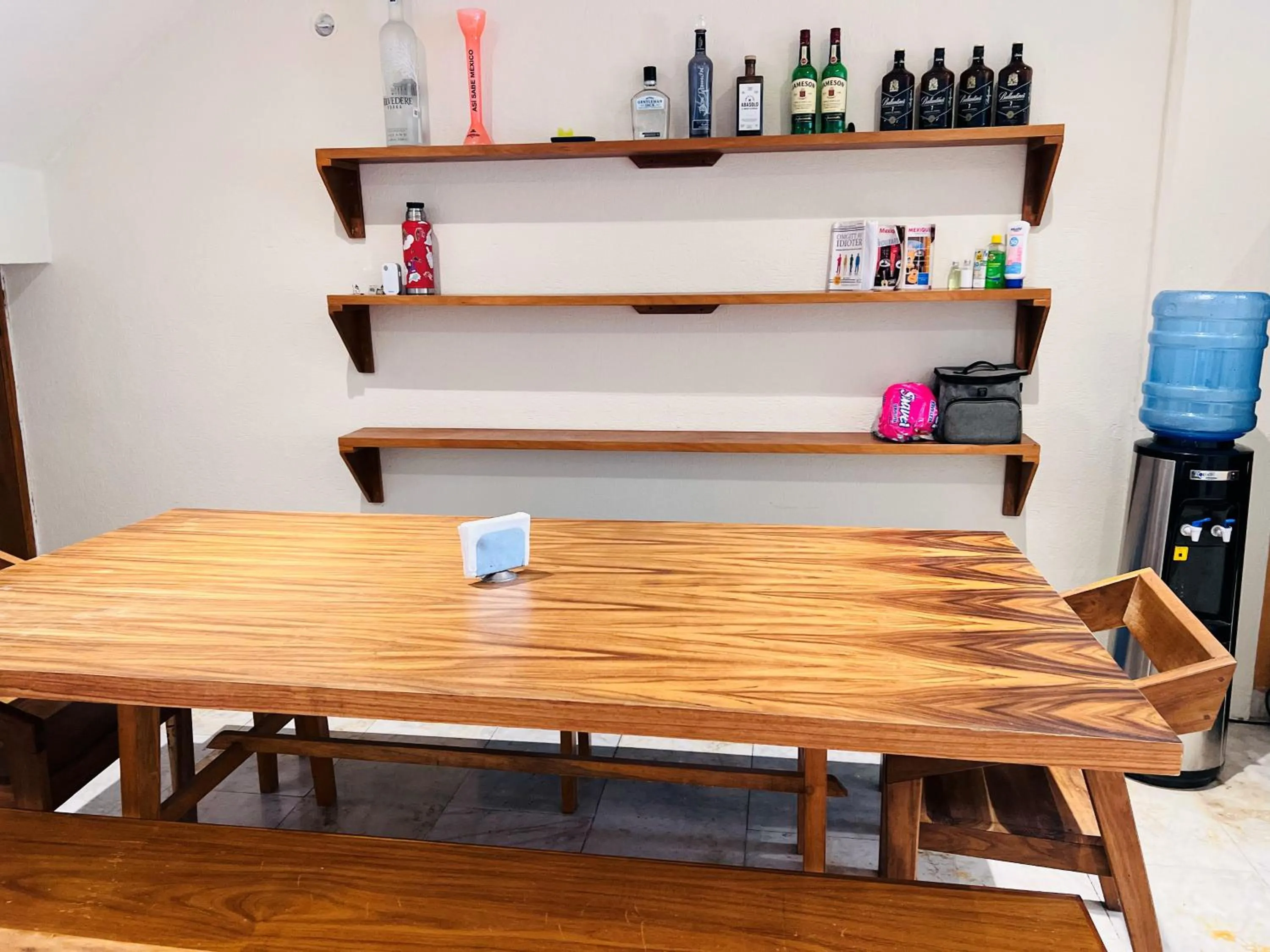 Communal lounge/ TV room in Khali Cancún