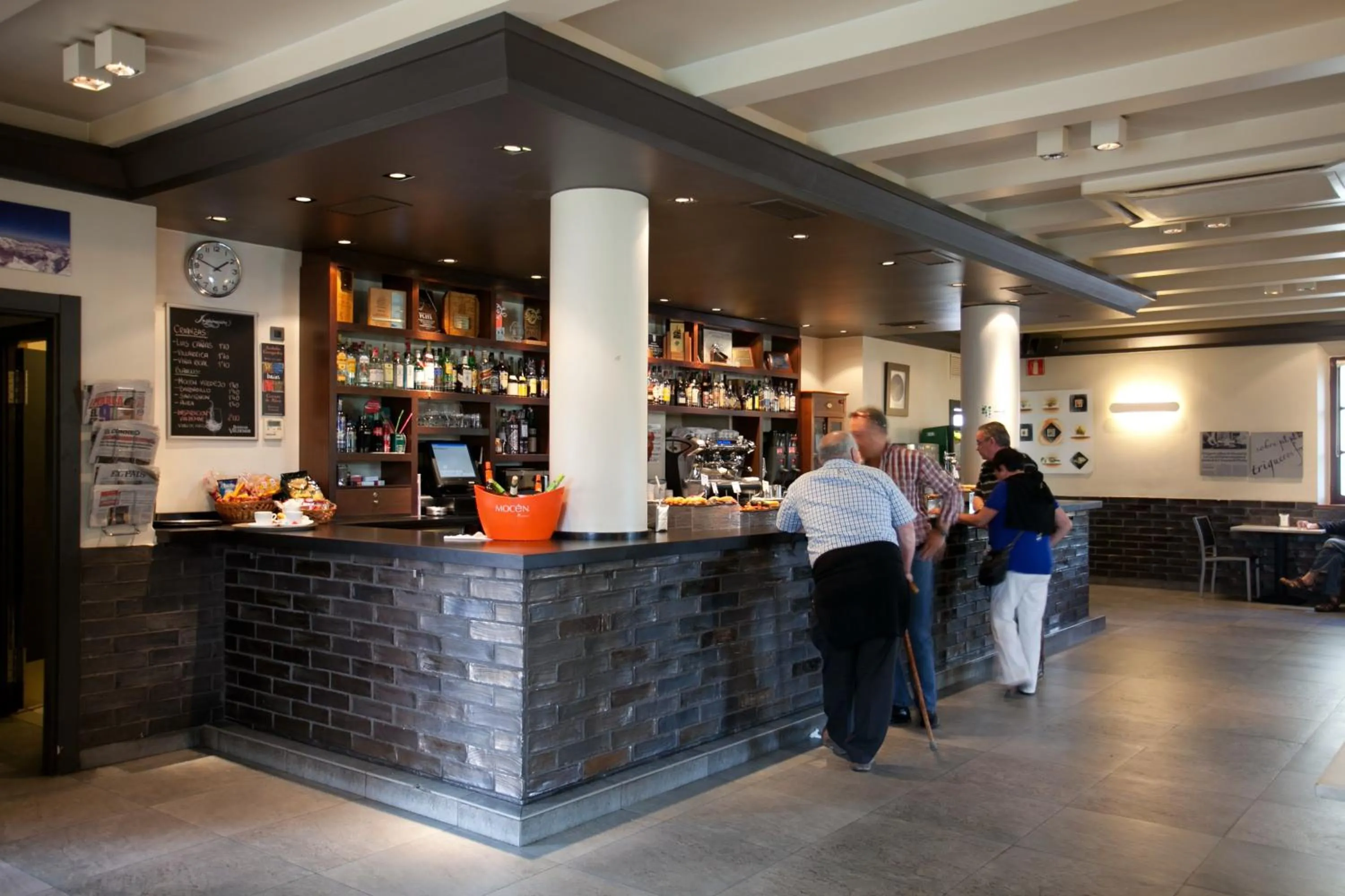 Lounge or bar in La Casa del Patrón