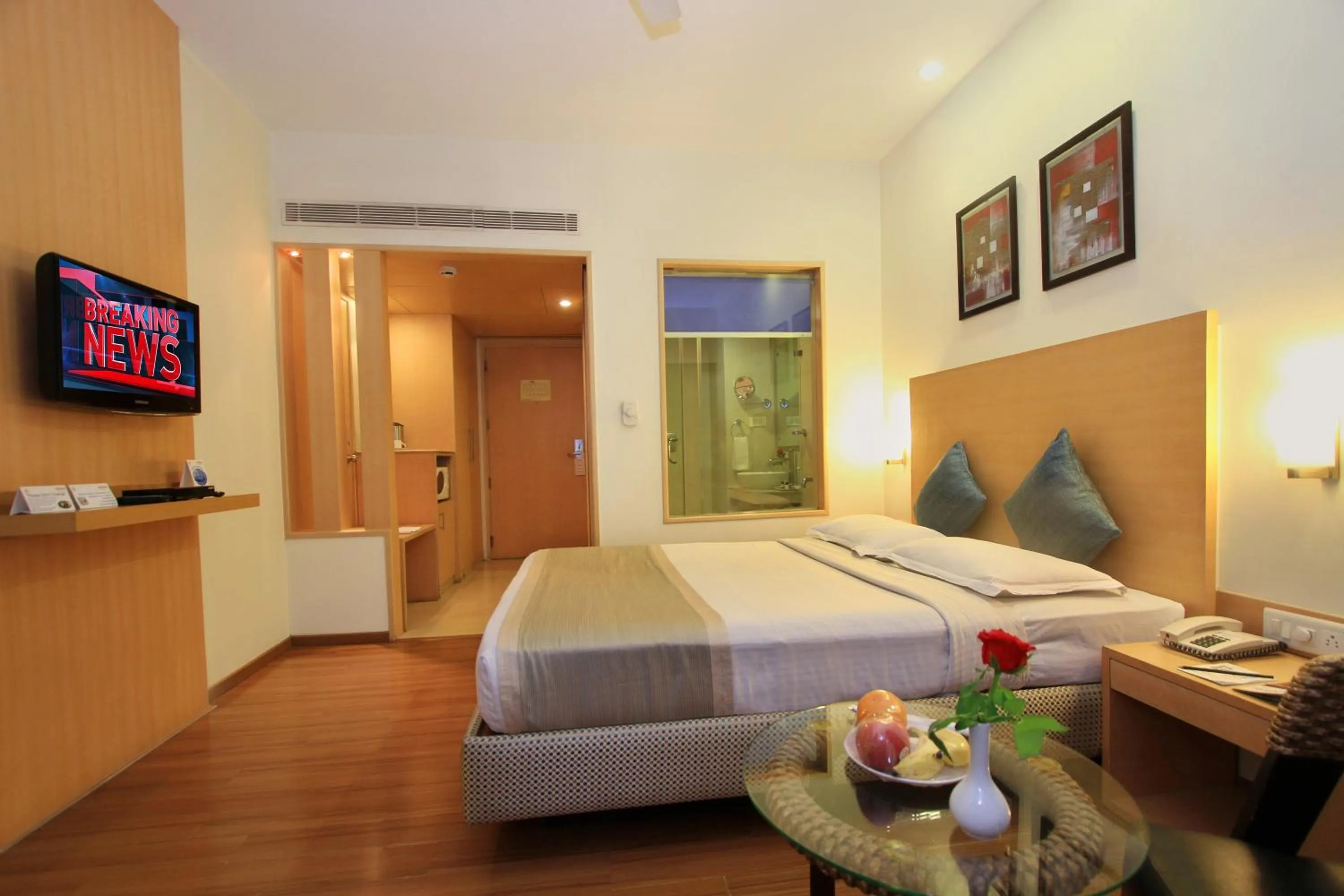 Photo of the whole room, Bed in La Sara Hometel