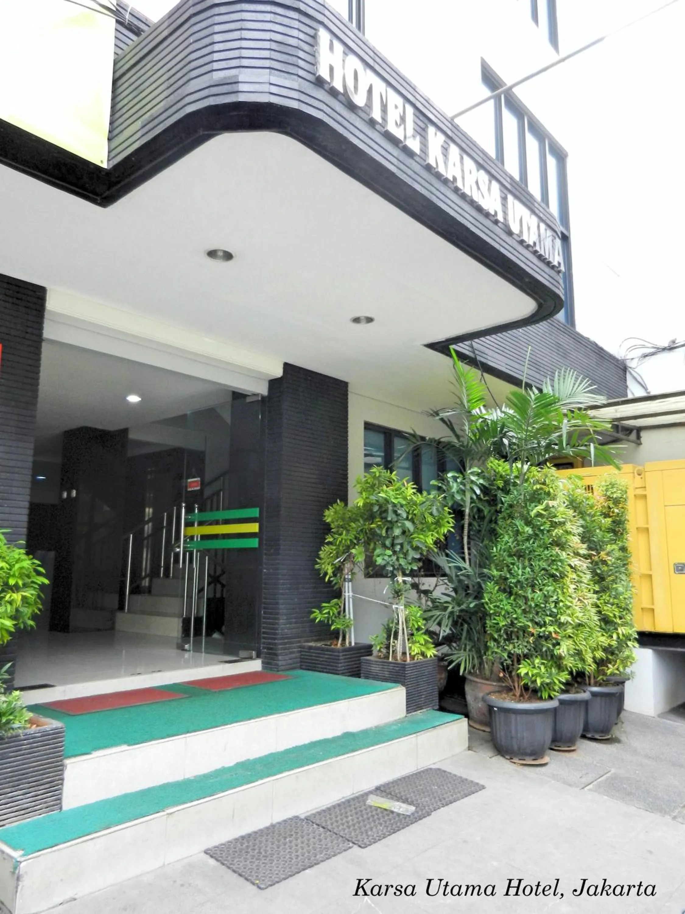 Facade/entrance in Karsa Utama Hotel
