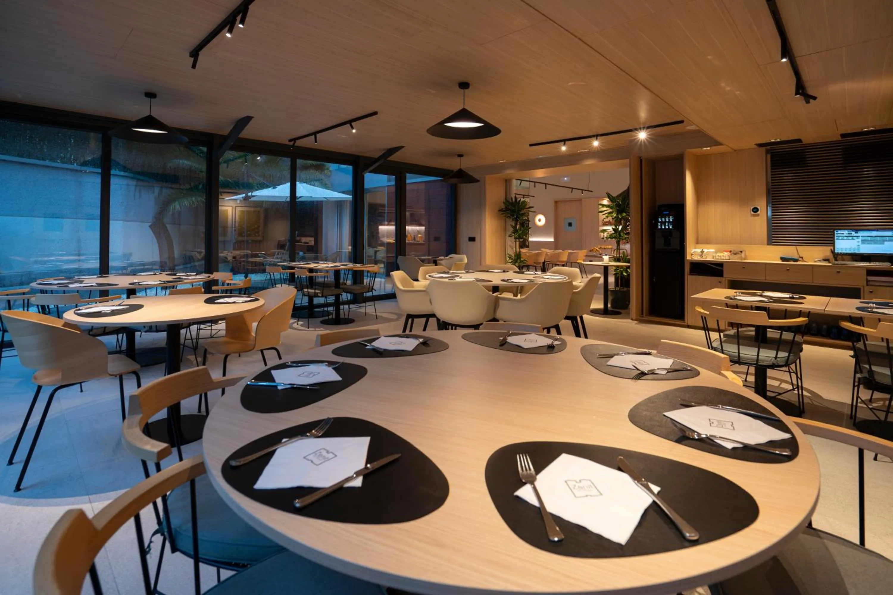Restaurant/places to eat in Hotel Zenit Bilbao