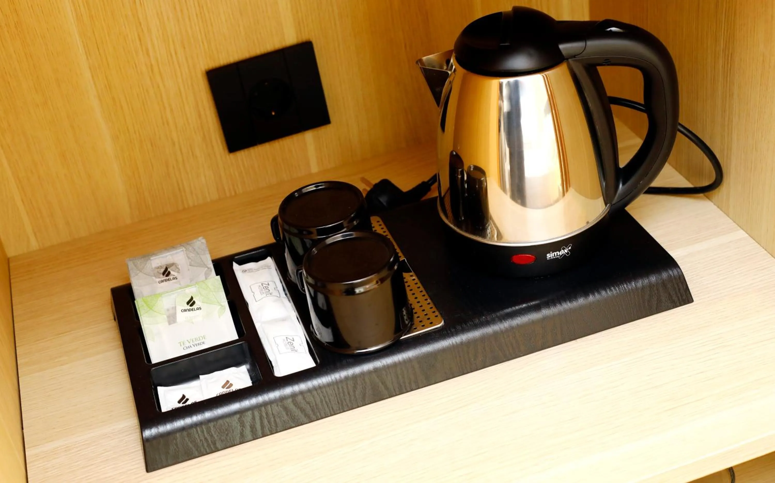 Coffee/tea facilities in Hotel Zenit Bilbao