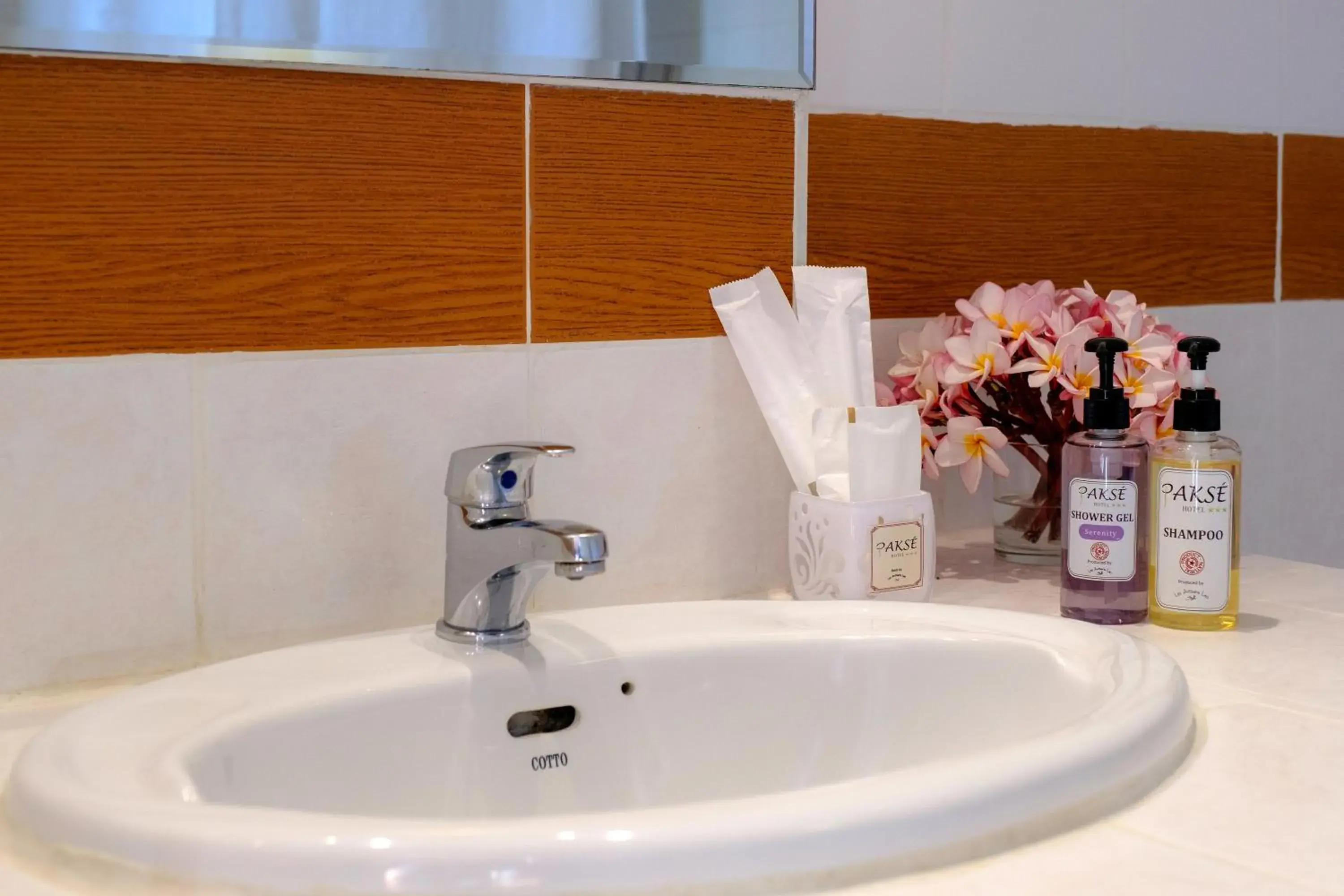 Deluxe Double or Twin Room in Pakse hotel & Restaurant Deluxe Double or Twin Room in Pakse hotel & Restaurant