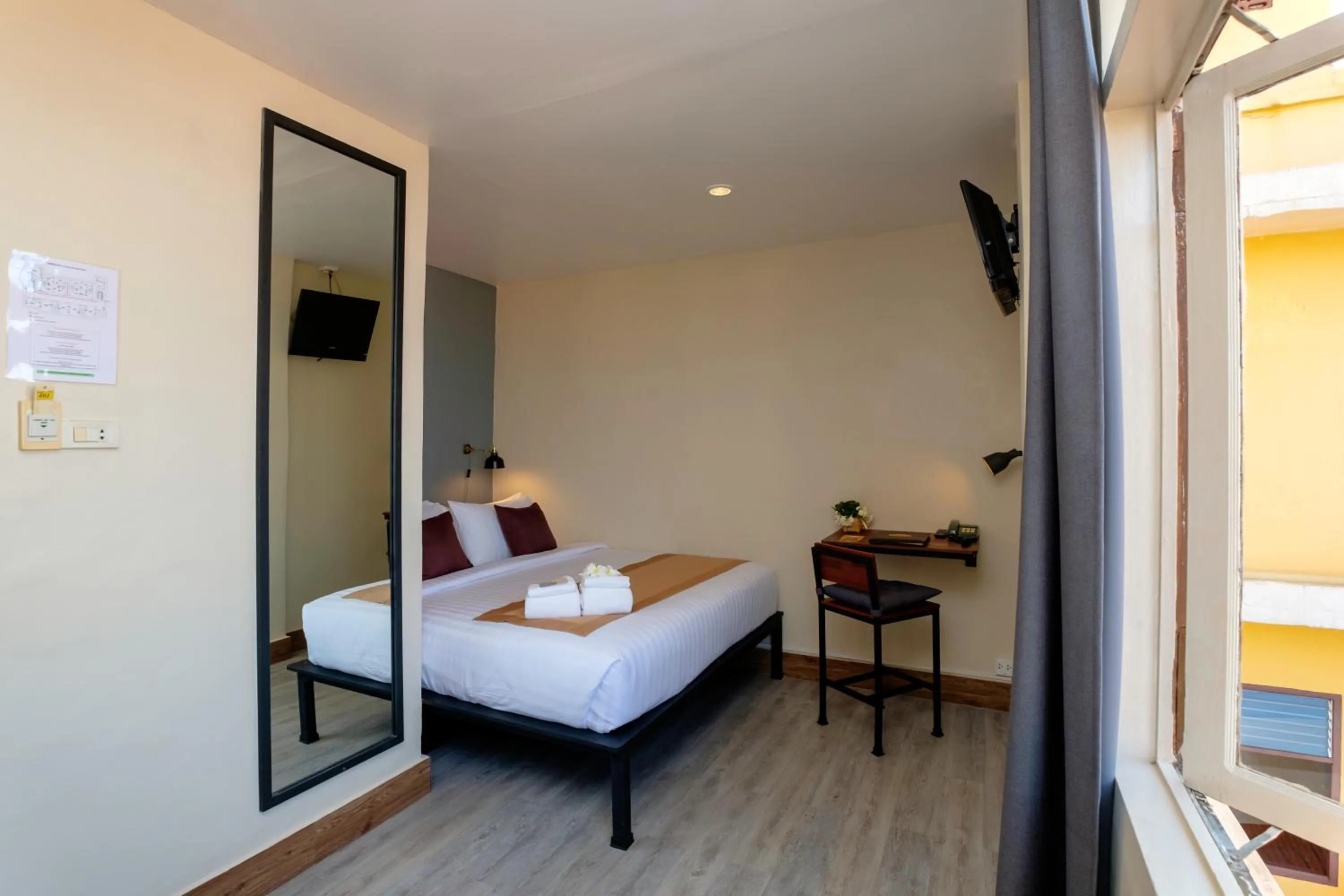 Bedroom, Bed in Pakse hotel & Restaurant