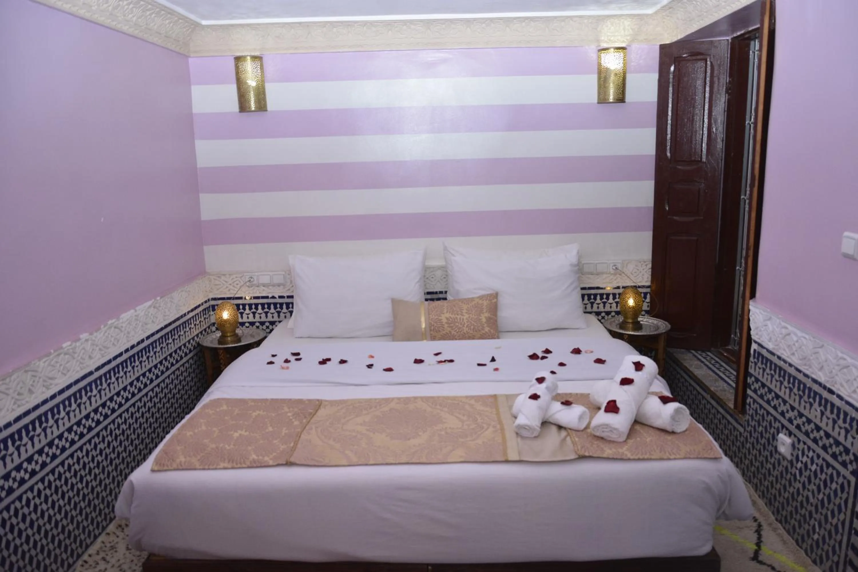 Bed in Riad Fes Colors & SPA - Family Lodging