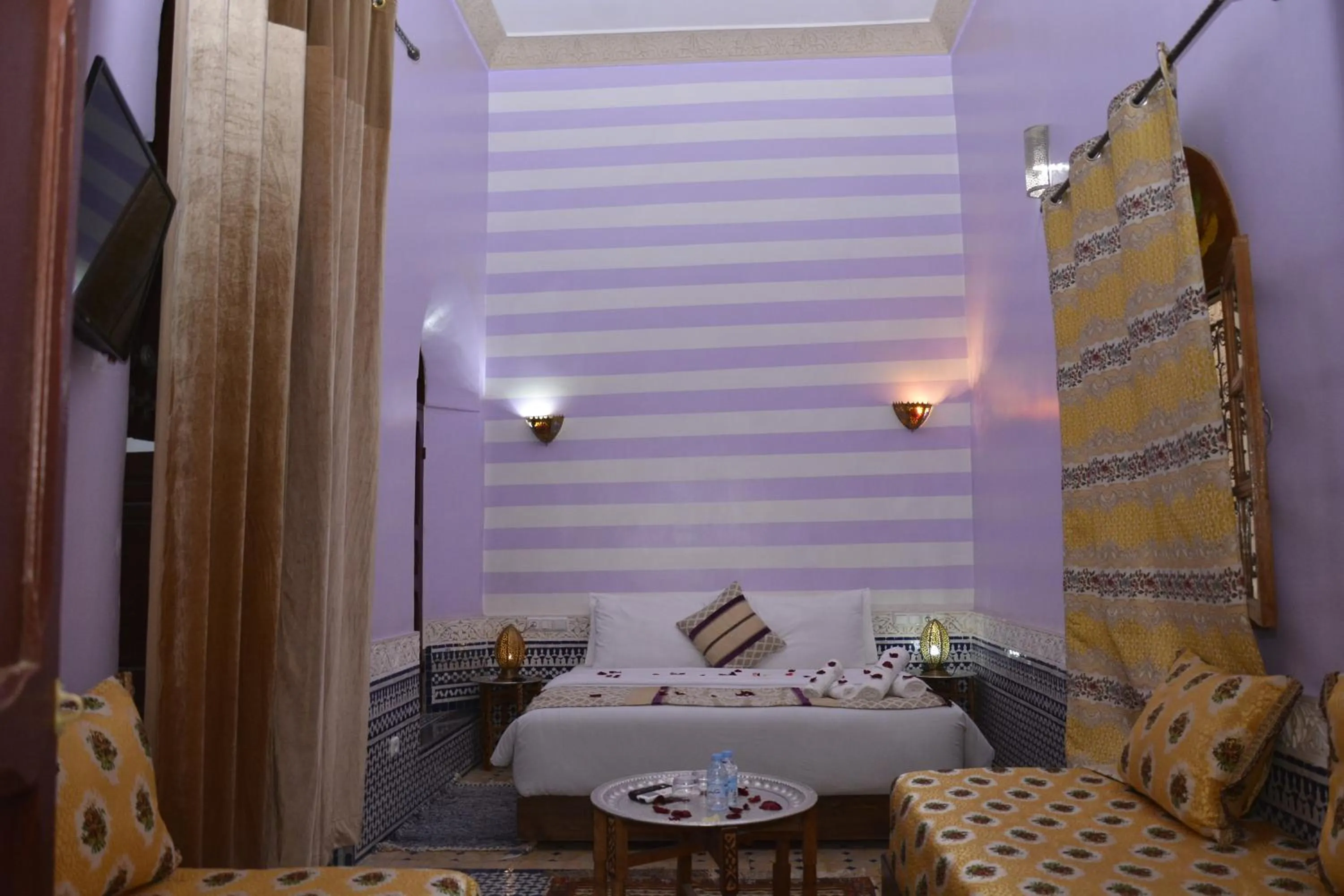 Bed in Riad Fes Colors & SPA - Family Lodging