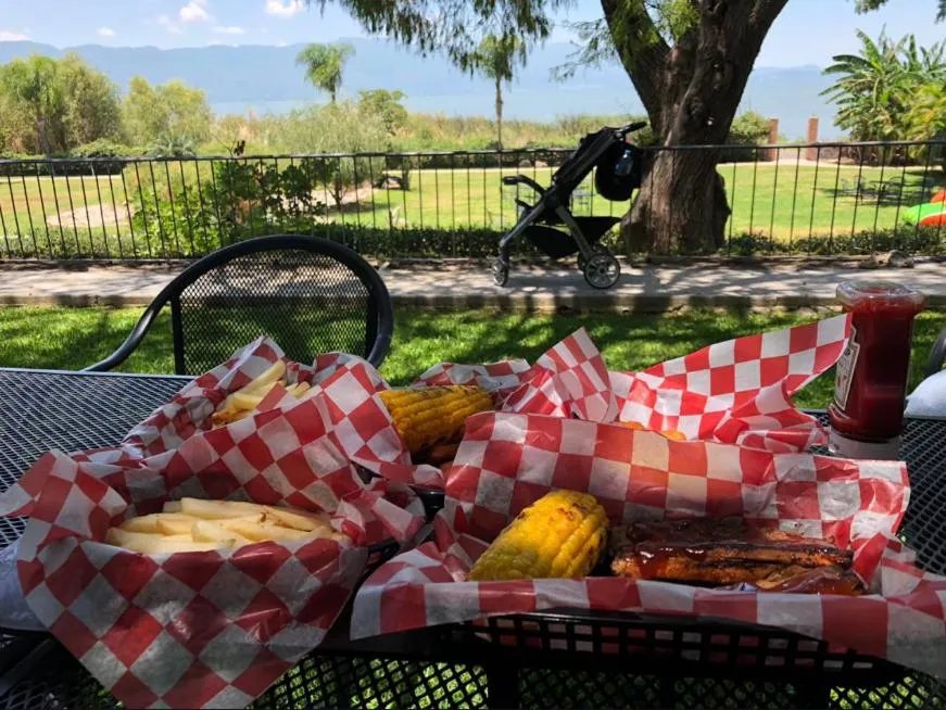 Restaurant/places to eat in CASA RIVERA DE MORAS