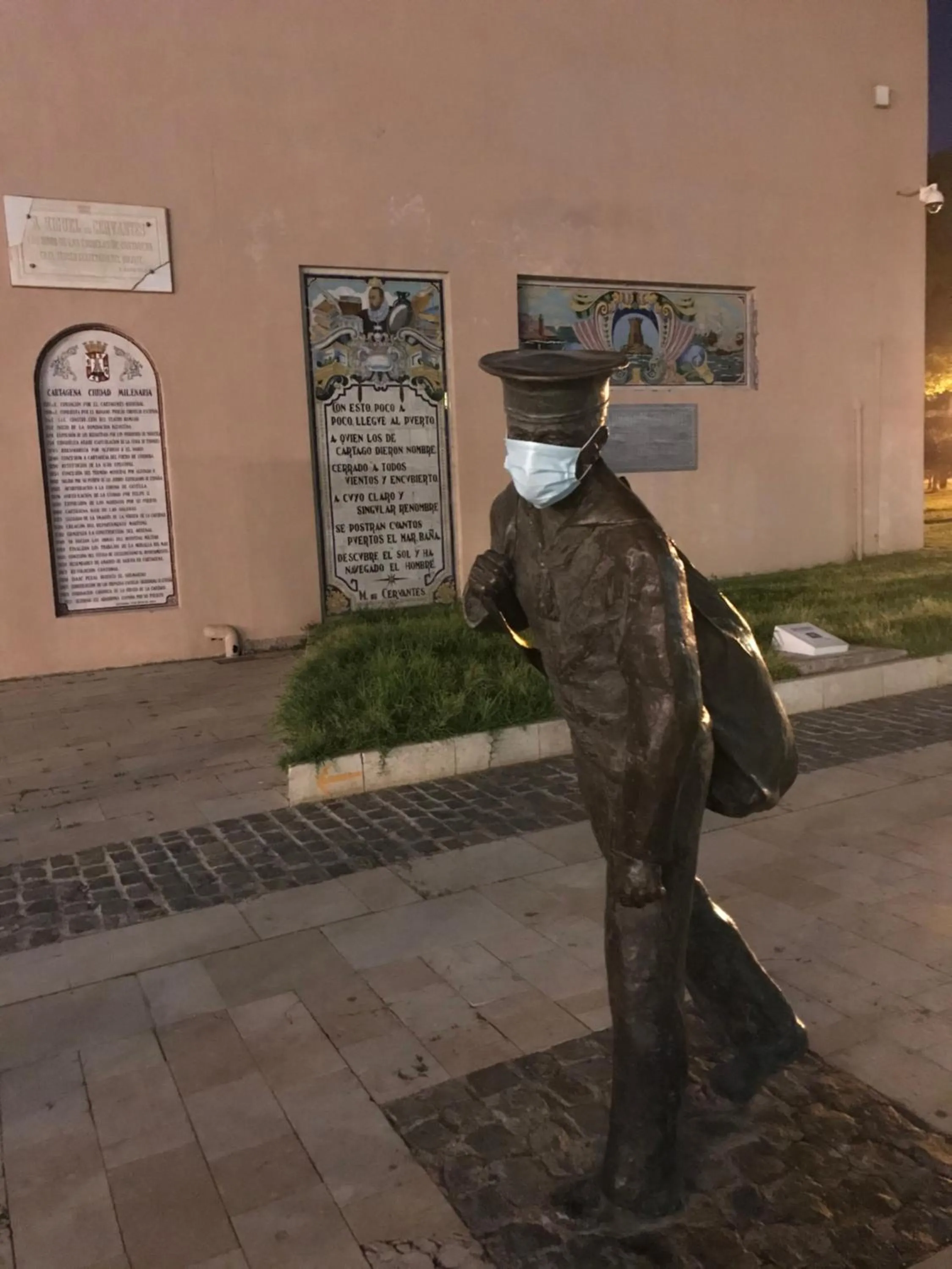 Nearby landmark in Manolo