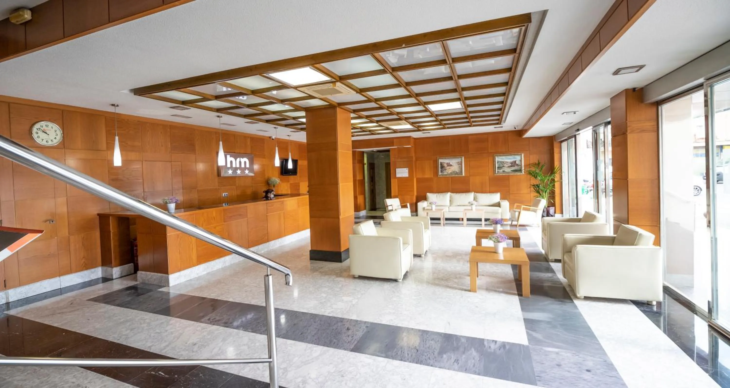 Lobby or reception in Manolo