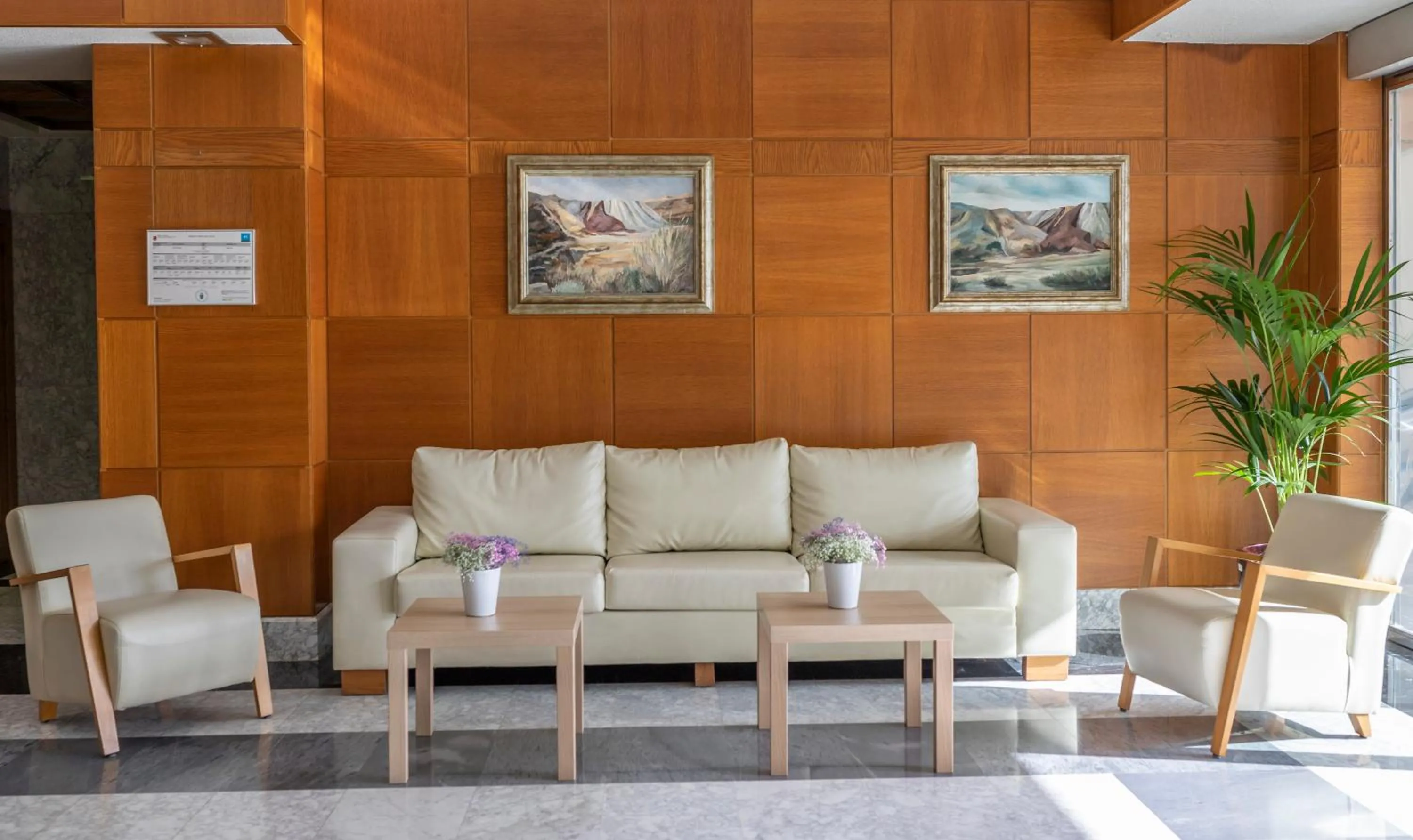 Lobby or reception in Manolo